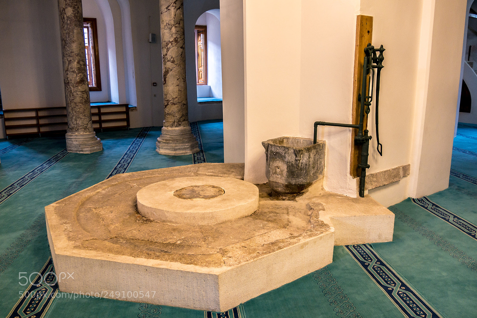Panasonic Lumix DMC-G85 (Lumix DMC-G80) sample photo. Roman and orthodox structures photography