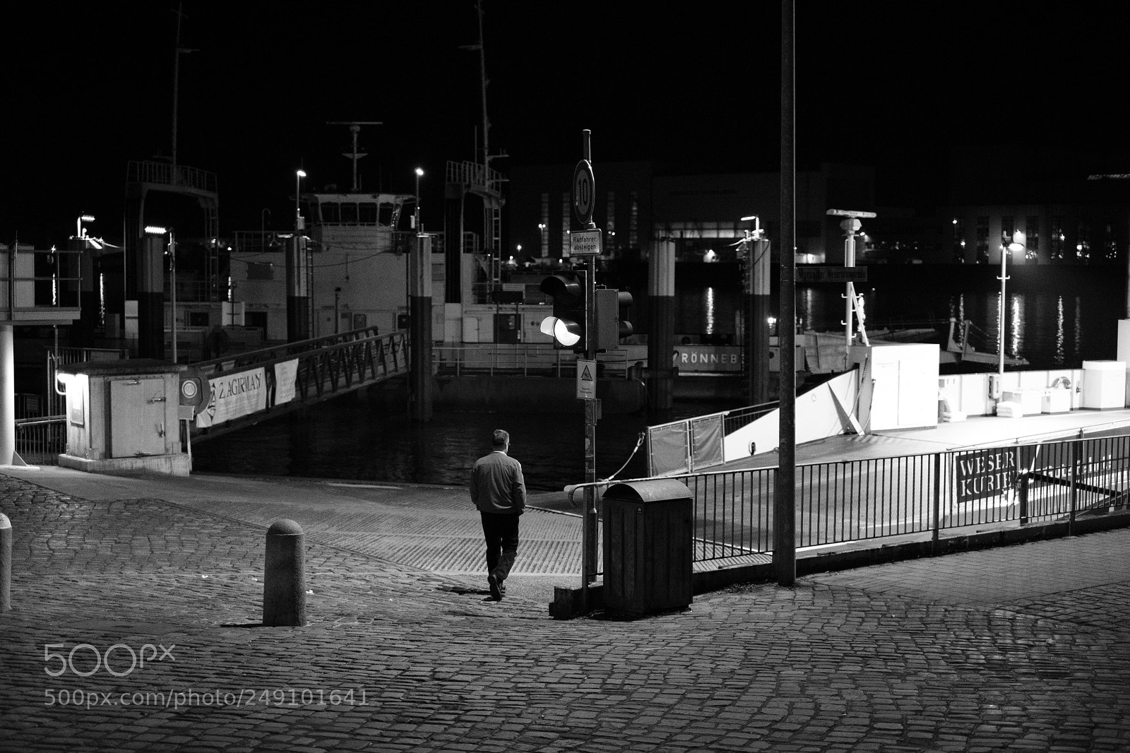 Fujifilm X-T20 sample photo. Nightboat to lemwerder photography