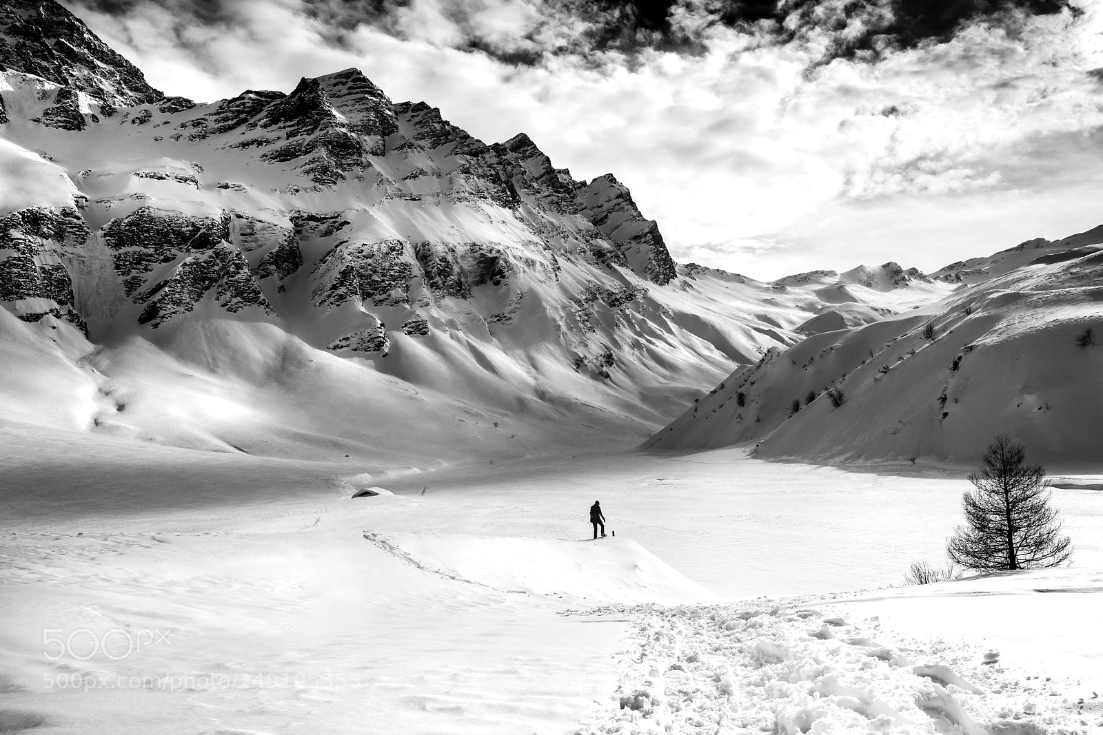 Canon EOS 5D Mark IV sample photo. Snowshoeing, safiental switzerland photography