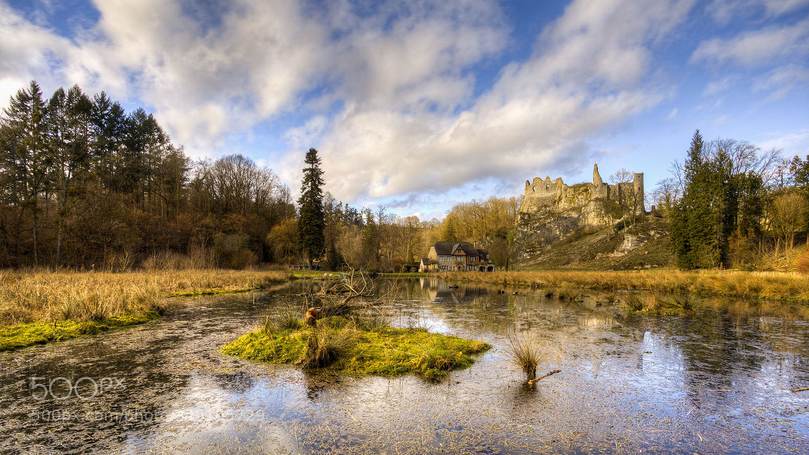 Canon EOS 5D Mark IV sample photo. Castle of montaigle photography
