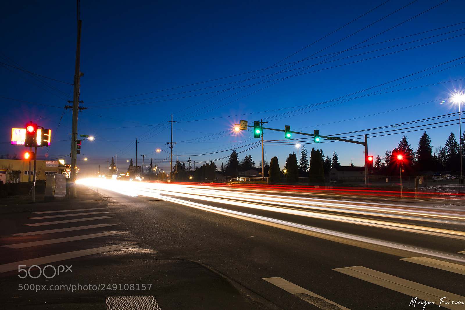 Canon EOS 750D (EOS Rebel T6i / EOS Kiss X8i) sample photo. Rush hour photography