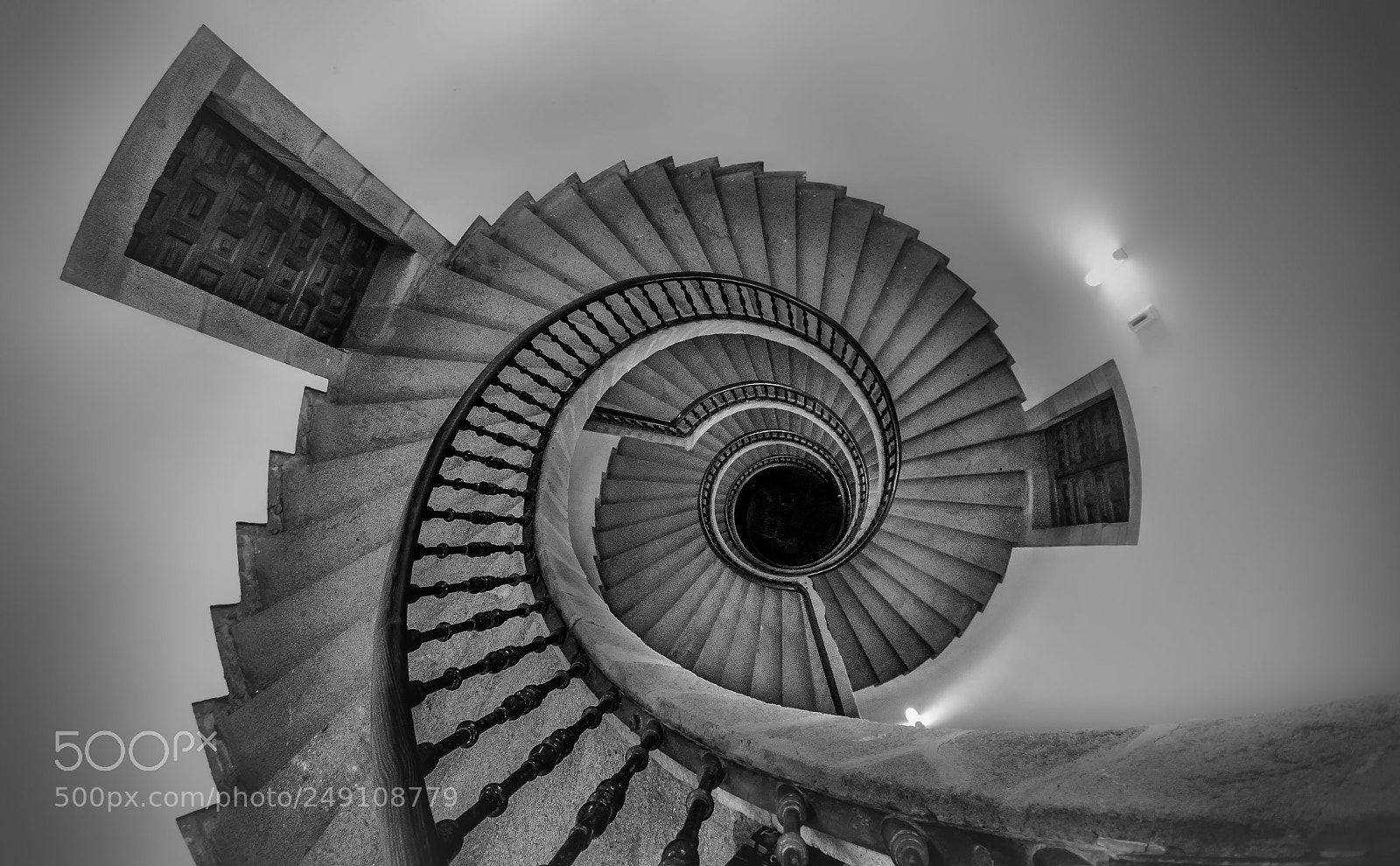 Nikon D90 sample photo. Spiral of confusion photography