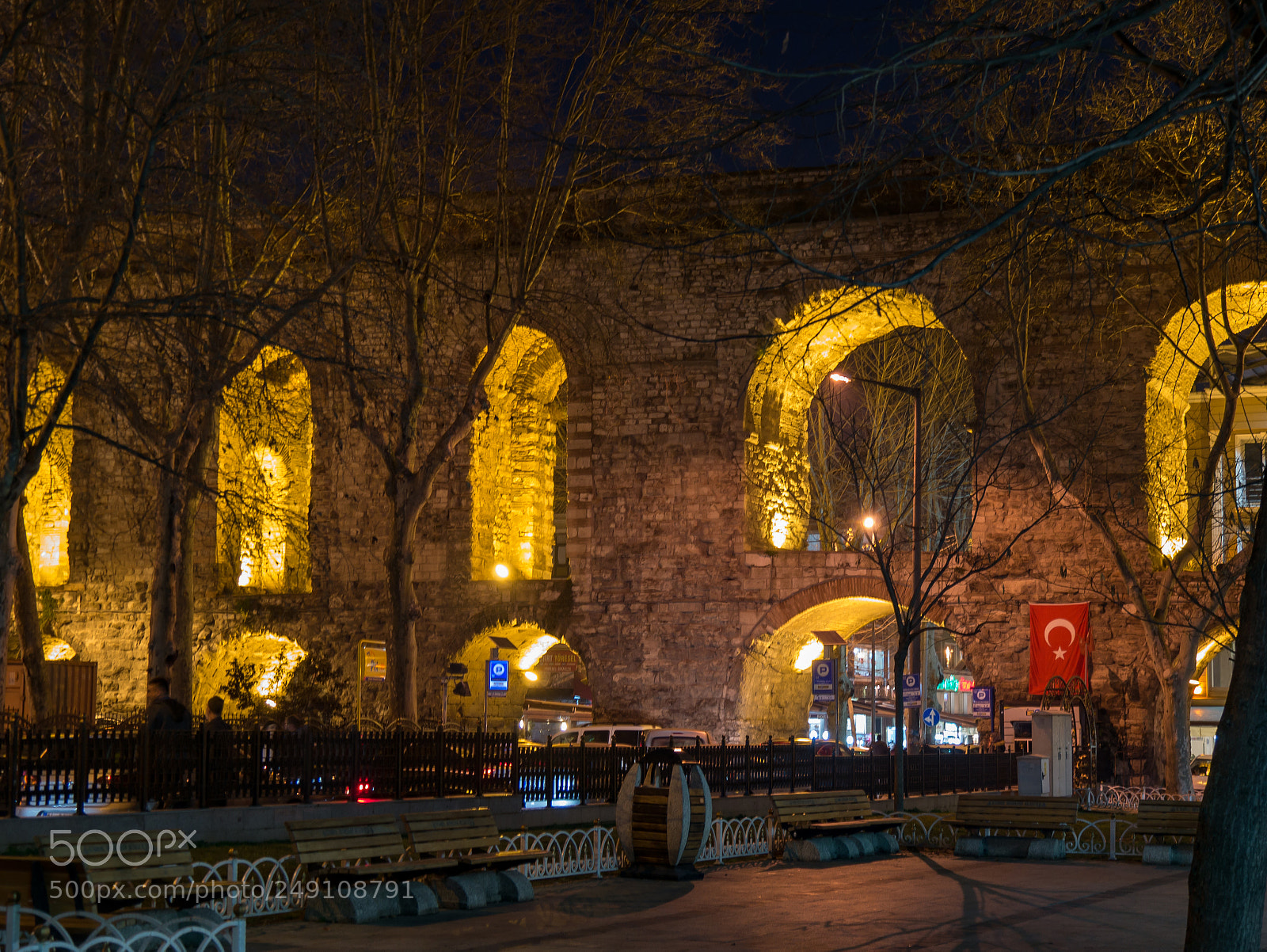 Panasonic Lumix DMC-G85 (Lumix DMC-G80) sample photo. Aquaduct valens and square photography