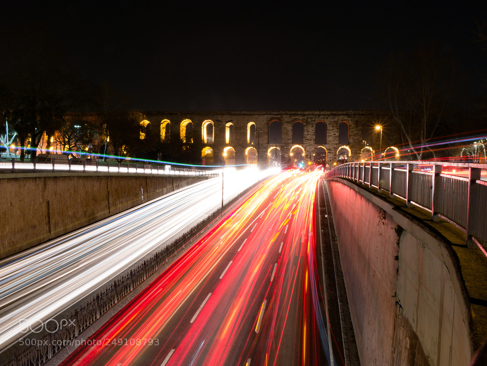 Panasonic Lumix DMC-G85 (Lumix DMC-G80) sample photo. Aquaduct valens and square photography