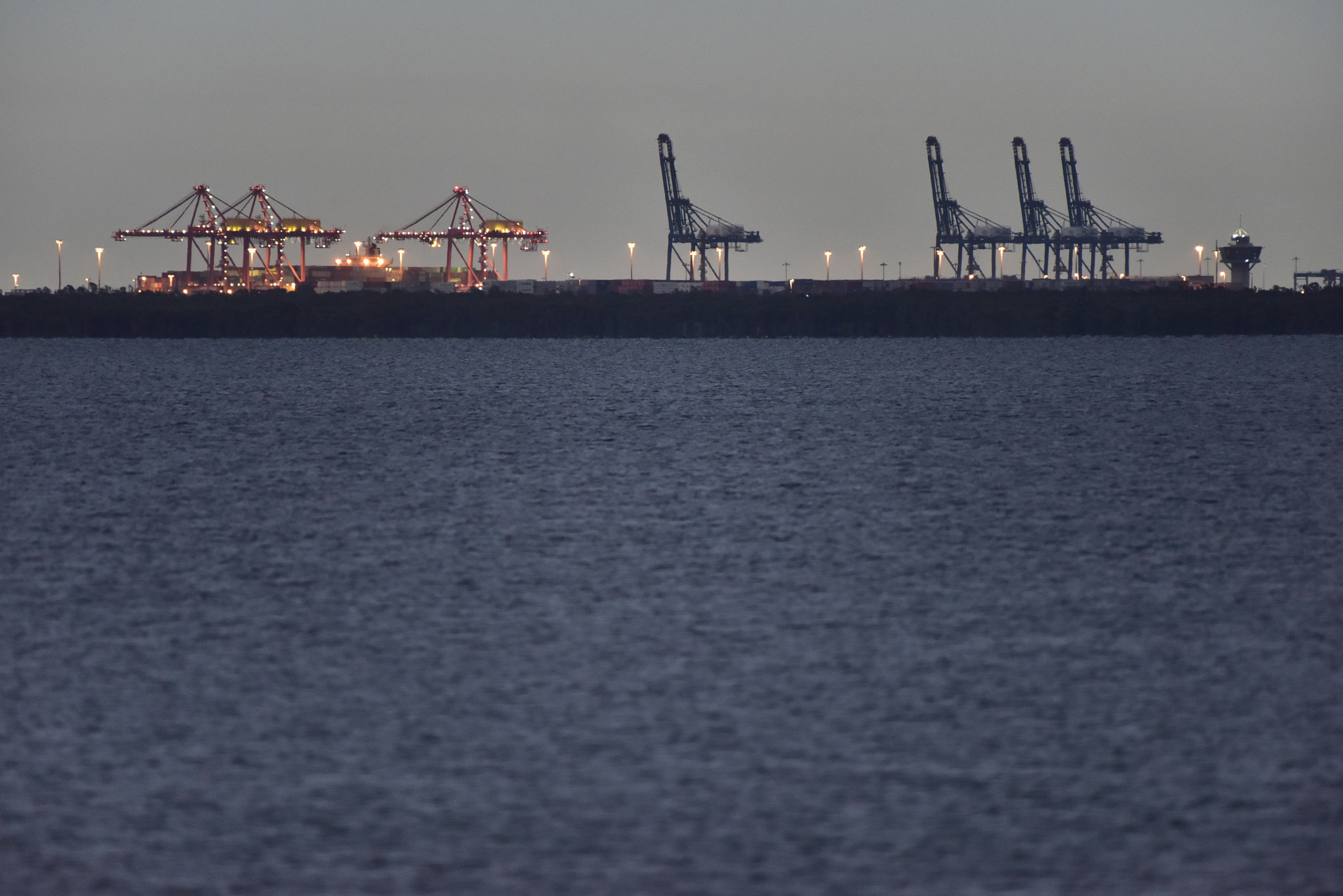 Nikon AF-S Nikkor 200-500mm F5.6E ED VR sample photo. The port photography