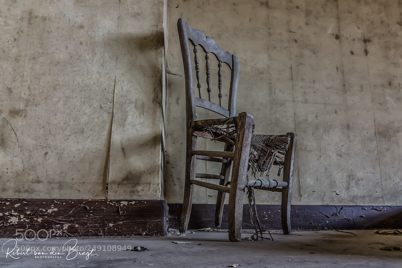 Canon EOS 700D (EOS Rebel T5i / EOS Kiss X7i) sample photo. Old chair photography