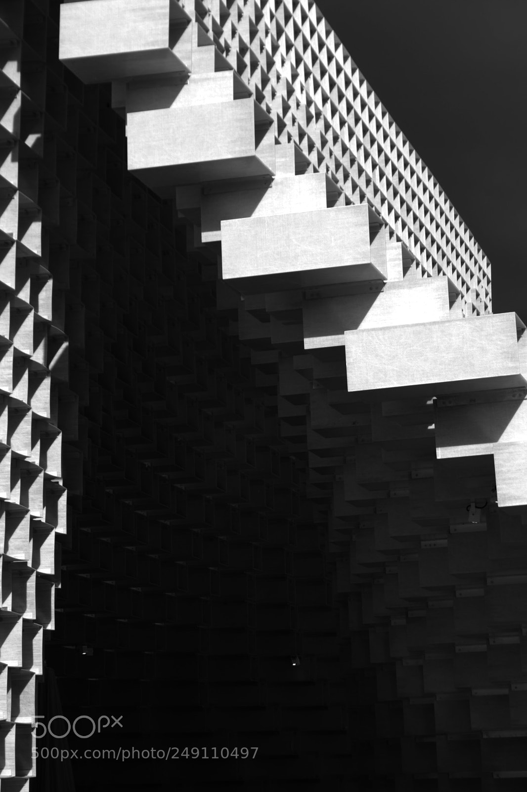 Canon EOS 1000D (EOS Digital Rebel XS / EOS Kiss F) sample photo. Serpentine pavilion 2016. london. photography