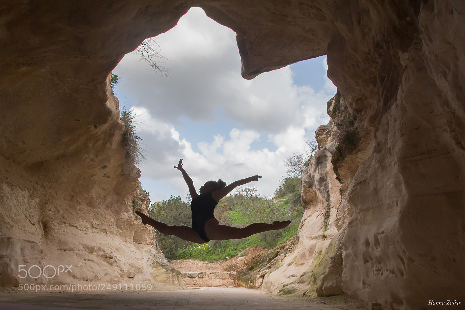 Canon EOS 650D (EOS Rebel T4i / EOS Kiss X6i) sample photo. Dancers in bell caves photography