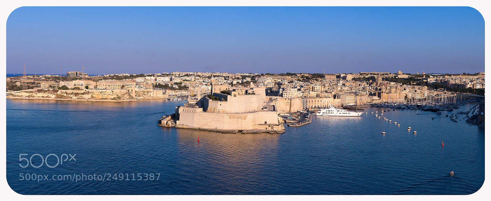 Sony Alpha NEX-3N sample photo. La valletta from behind photography