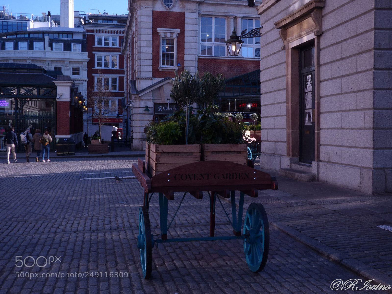 Panasonic DMC-FZ72 sample photo. Covent garden photography
