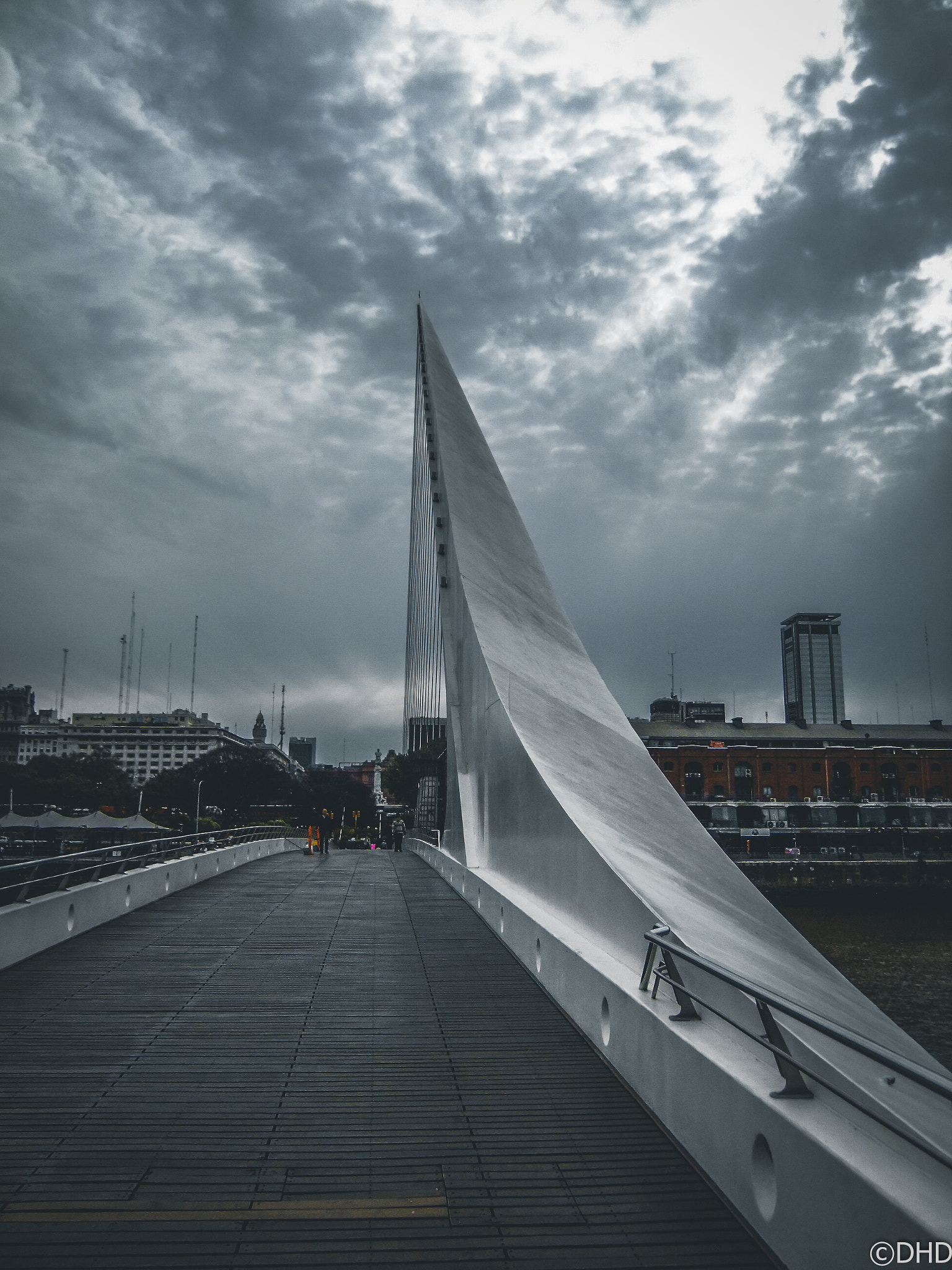 FujiFilm FinePix F70EXR (FinePix F75EXR) sample photo. Puente de la mujer photography