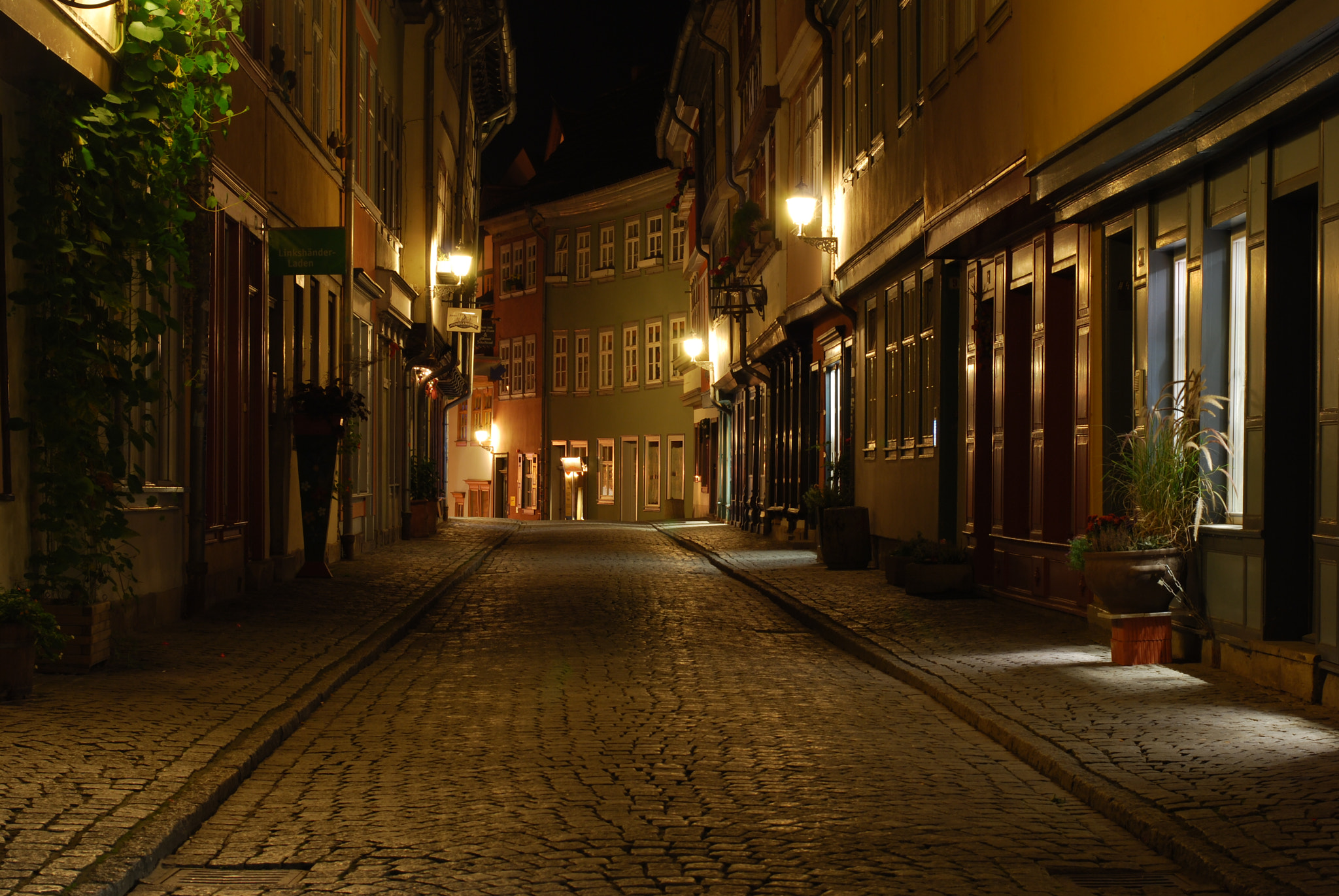 Nikon D60 + Nikon AF-S Nikkor 50mm F1.8G sample photo. Erfurt at night photography