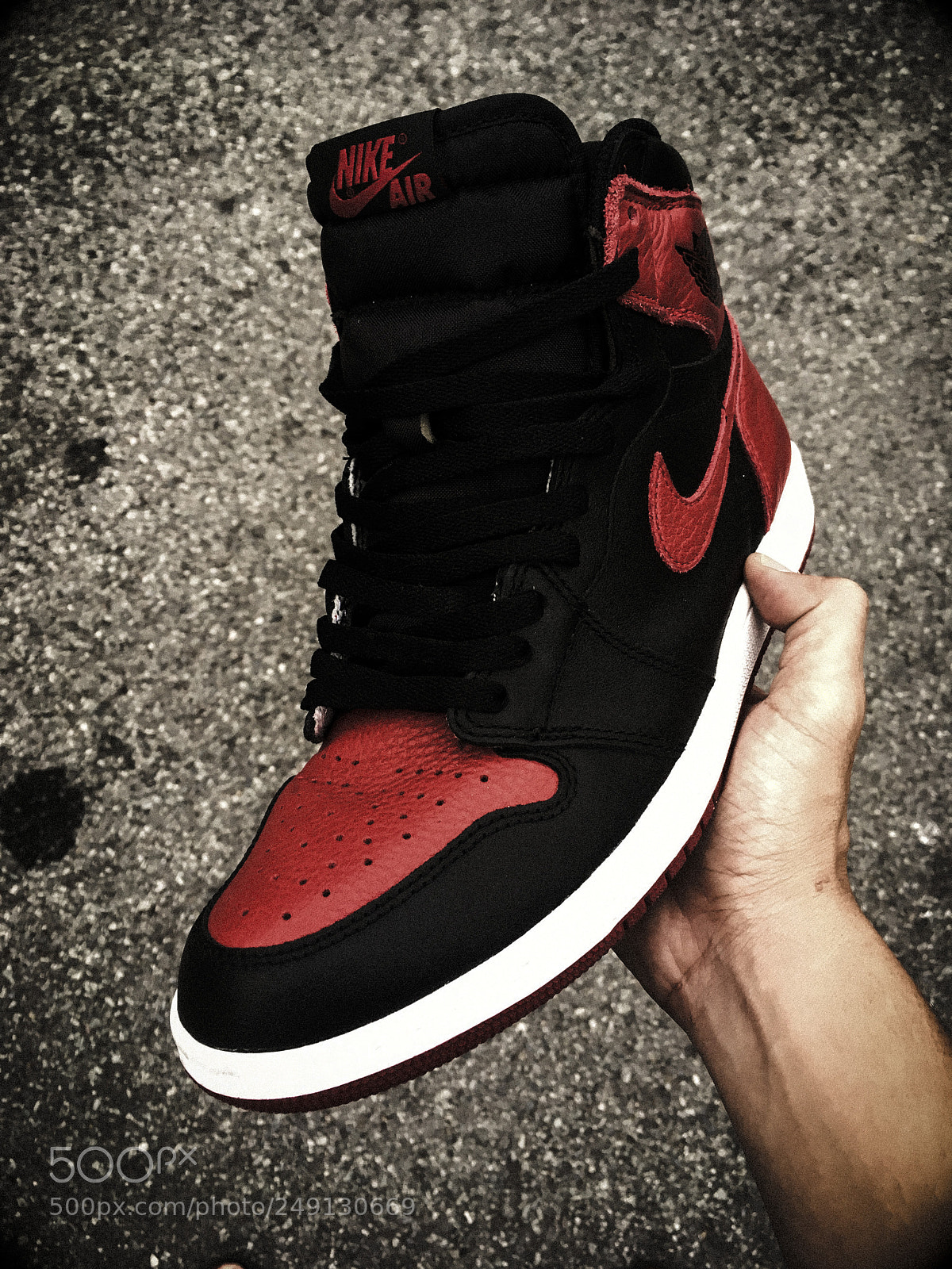 Apple iPhone SE sample photo. Jordan 1 hight bred photography