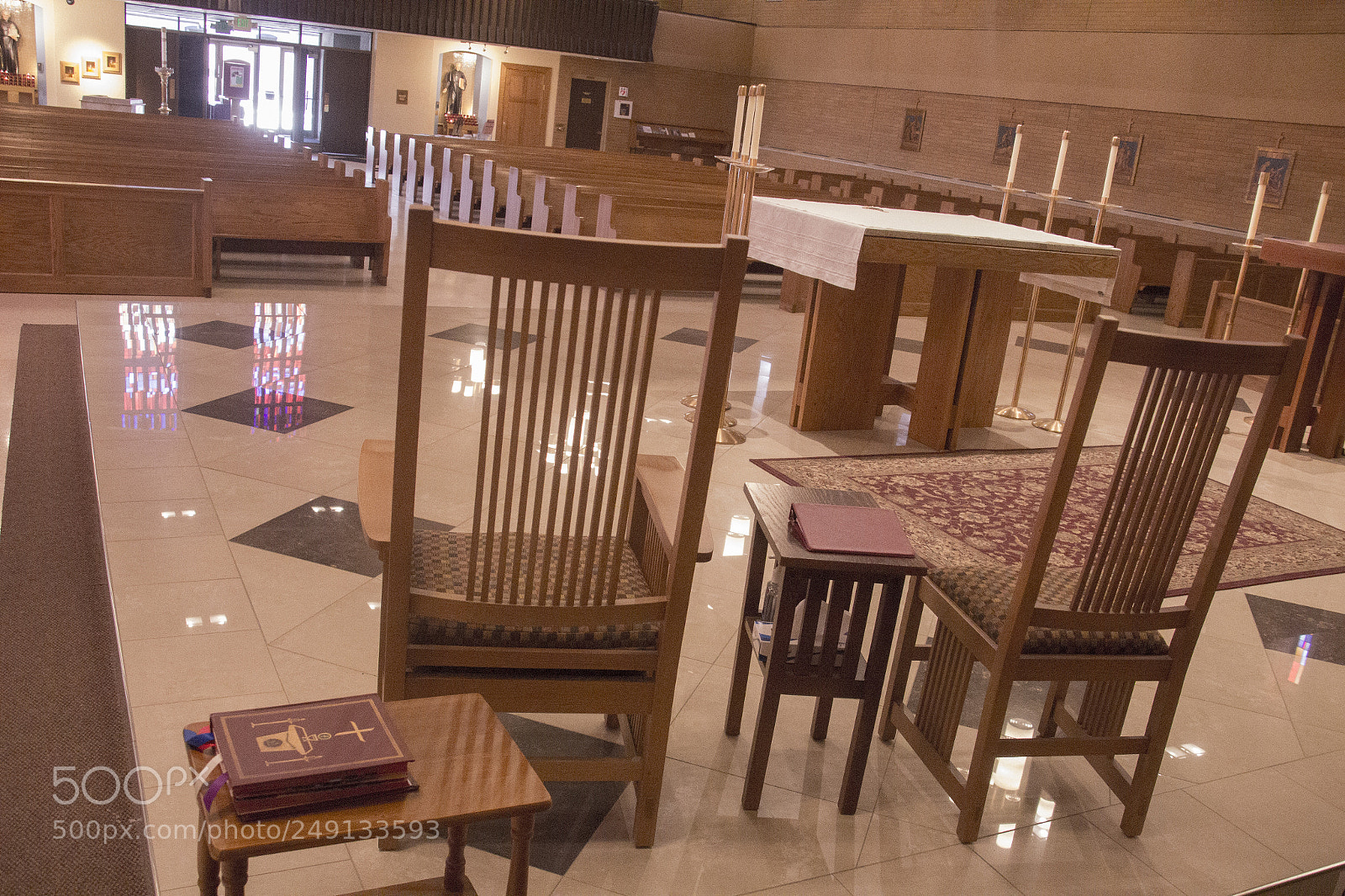 Canon EOS 1200D (EOS Rebel T5 / EOS Kiss X70 / EOS Hi) sample photo. Bible on the altar photography