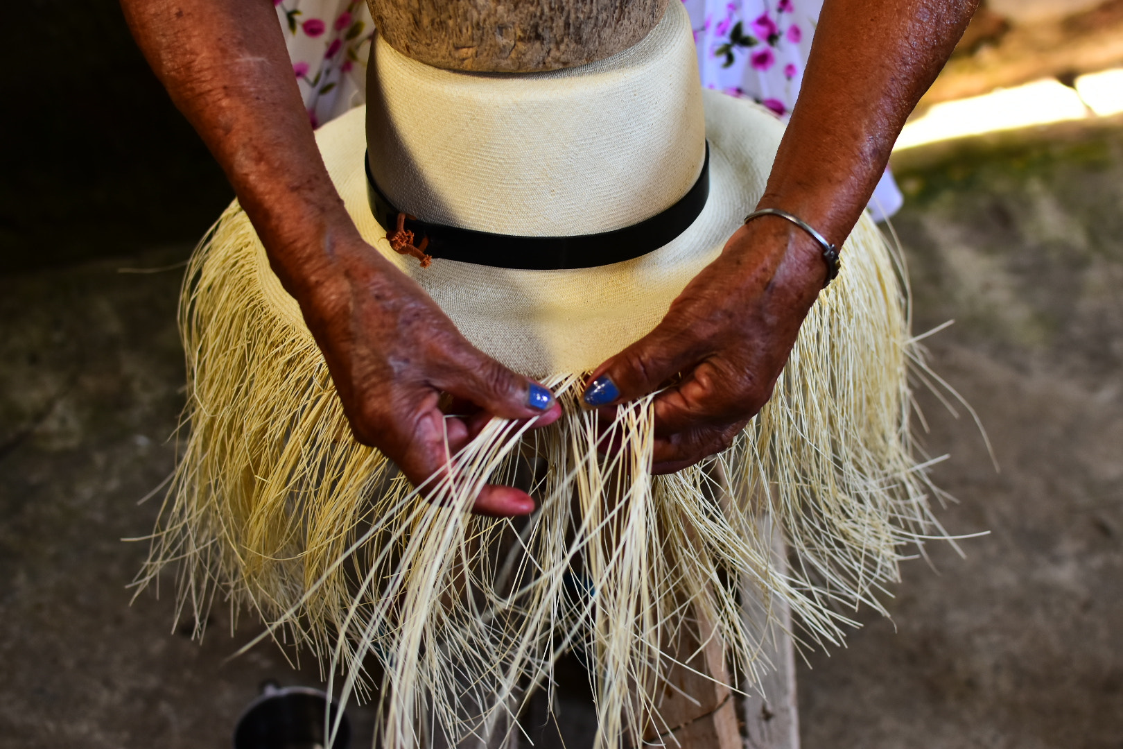 Nikon AF-S DX Nikkor 35mm F1.8G sample photo. The story behind a panama hat or truly called "som ... photography