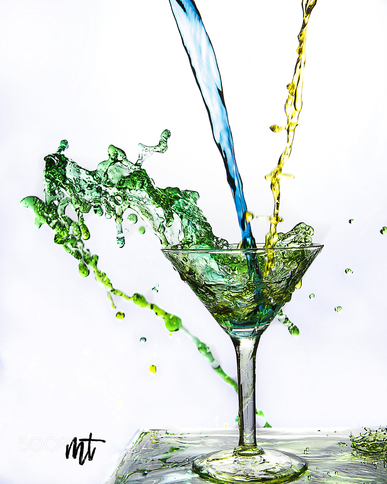 Canon EOS 5D Mark IV sample photo. Colorful splash photography