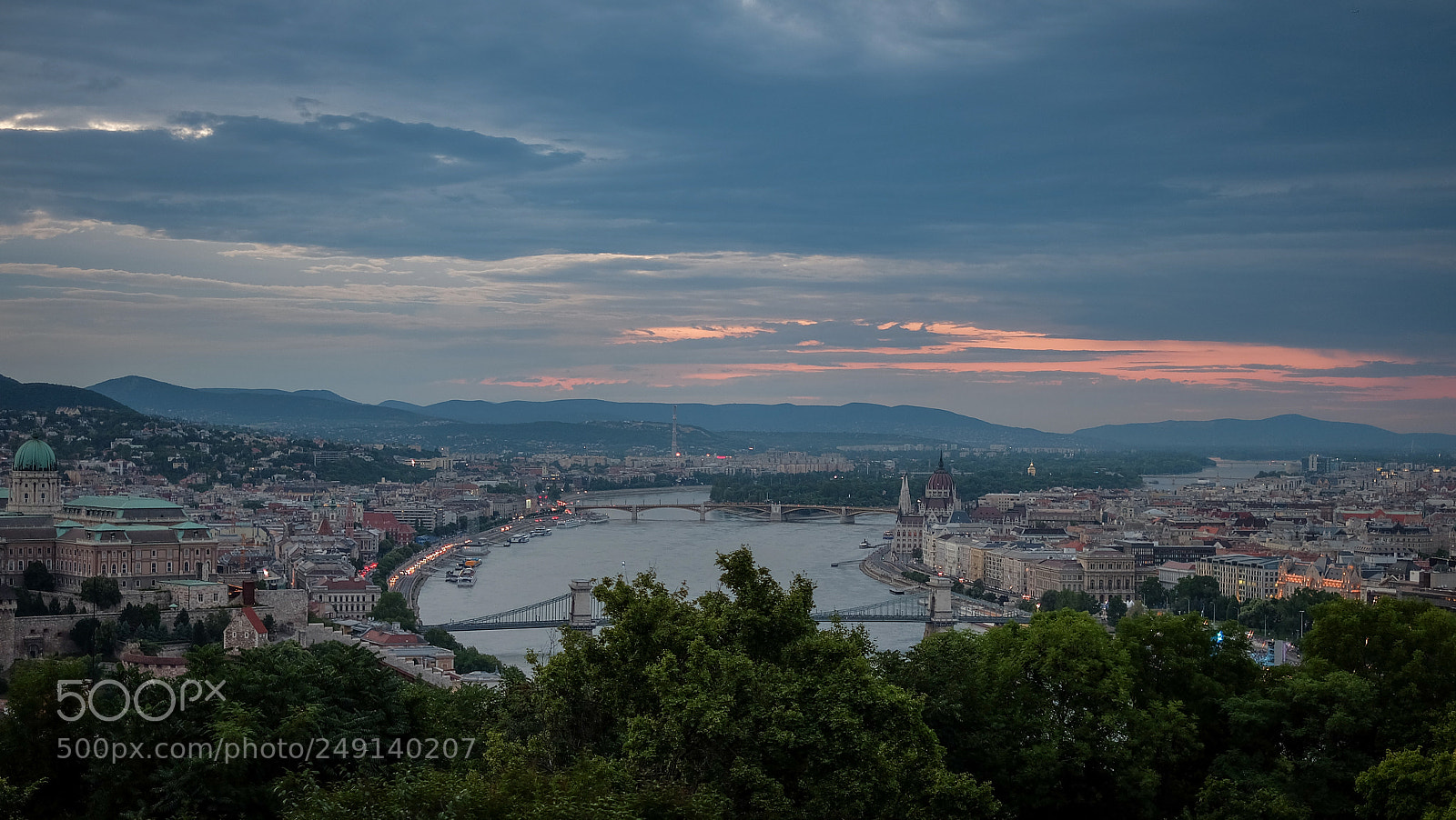 Fujifilm X-A1 sample photo. Budapest photography