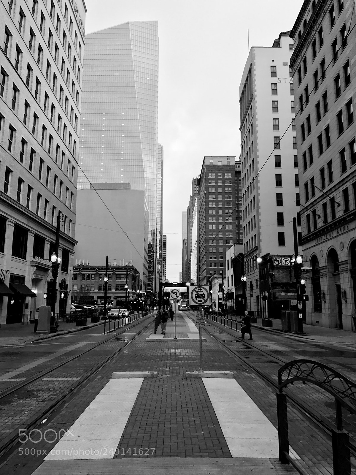 Apple iPhone 7 sample photo. Main street square  photography