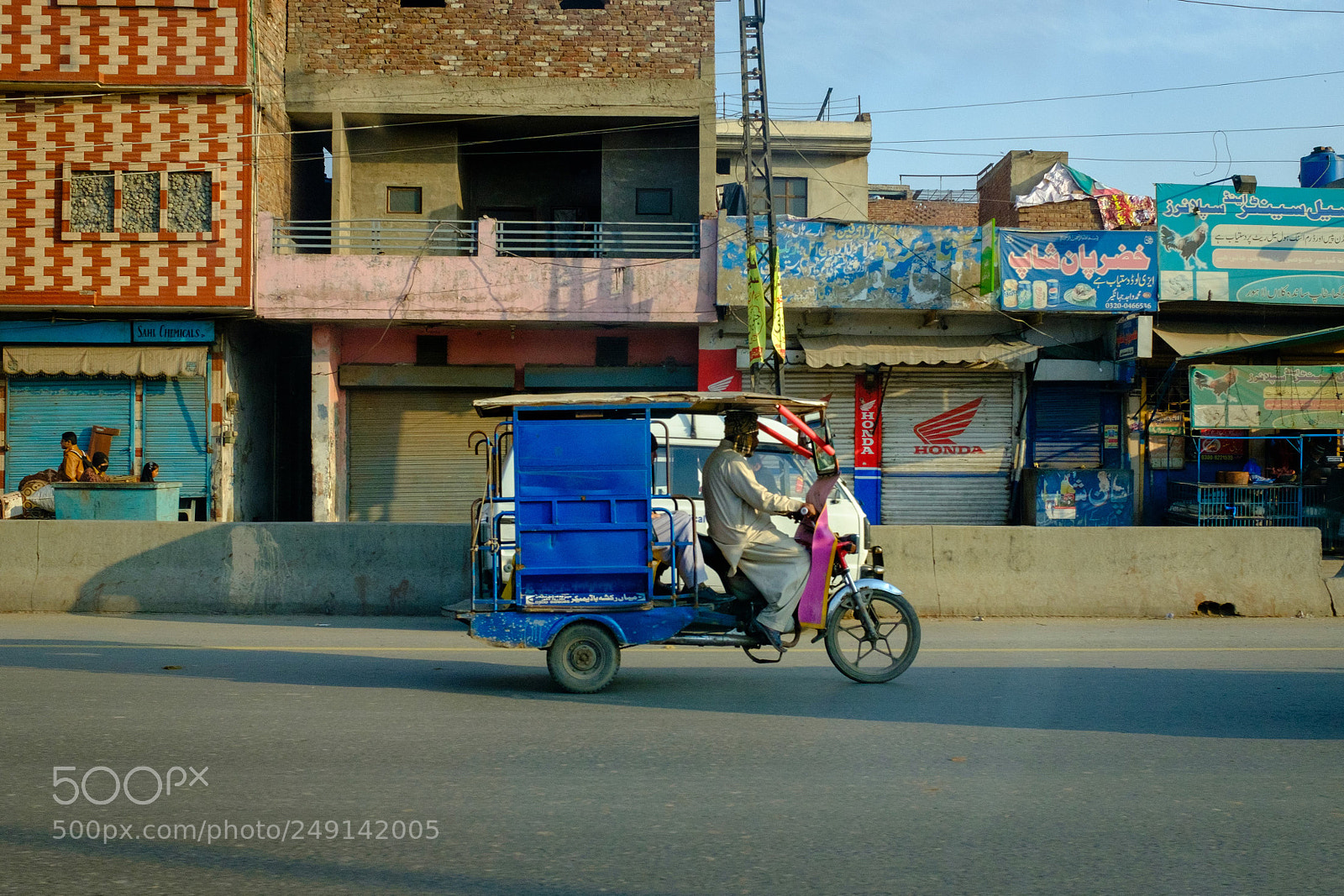 Fujifilm X100T sample photo. Motorcycle rickshaw photography