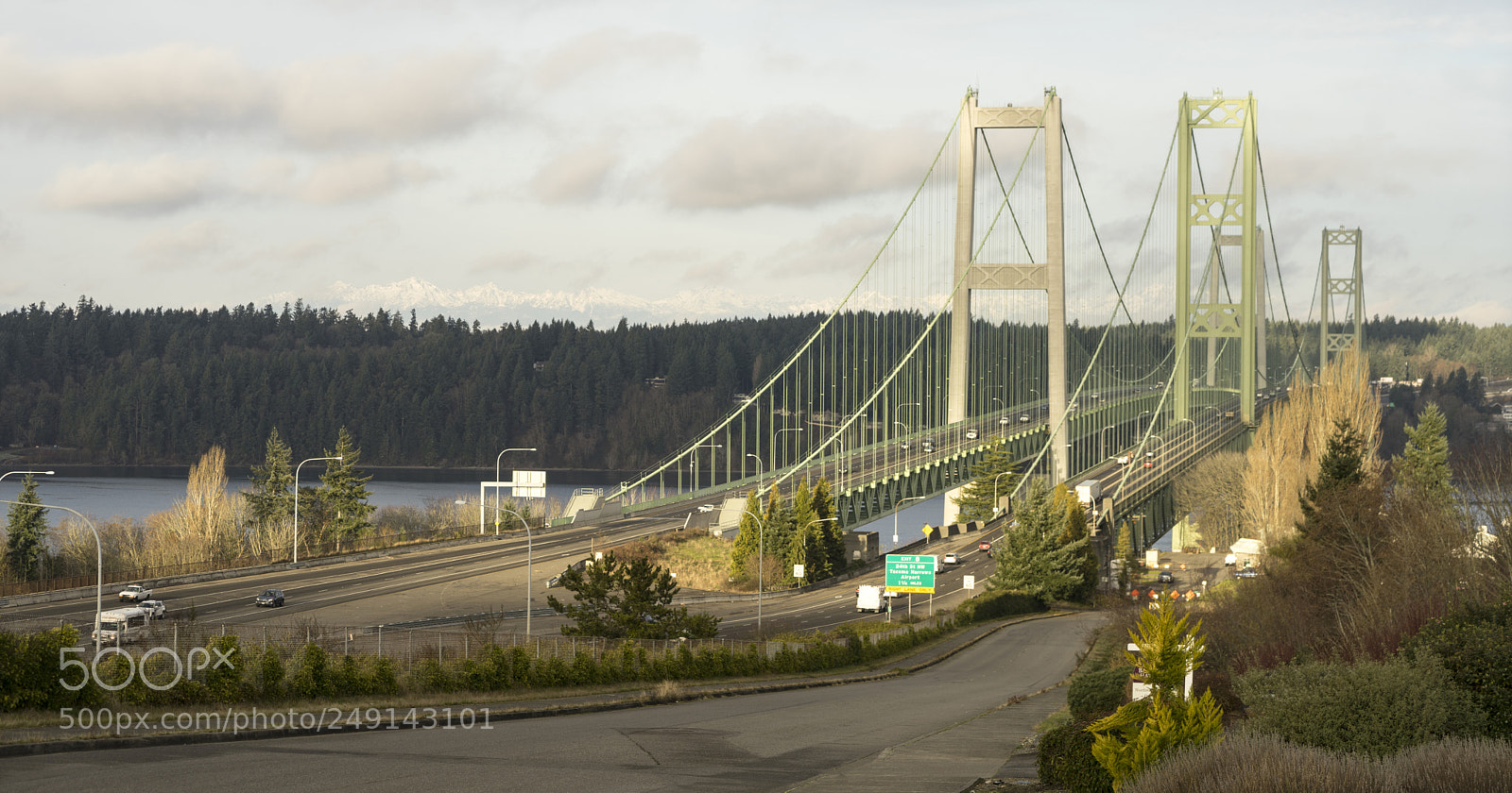 Sony a7 sample photo. Commuters travel back and photography