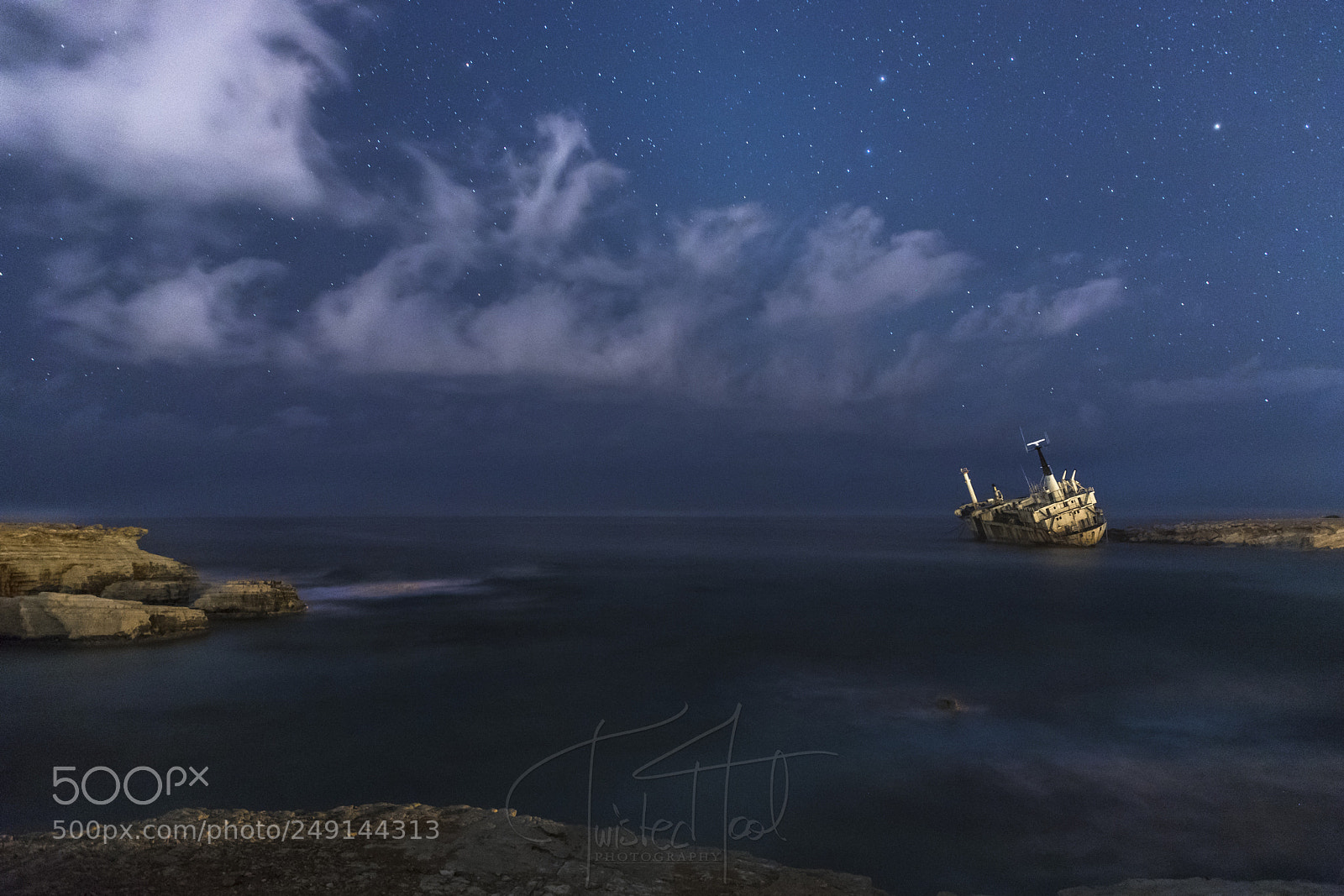 Canon EOS 6D Mark II sample photo. The wreckage of the photography