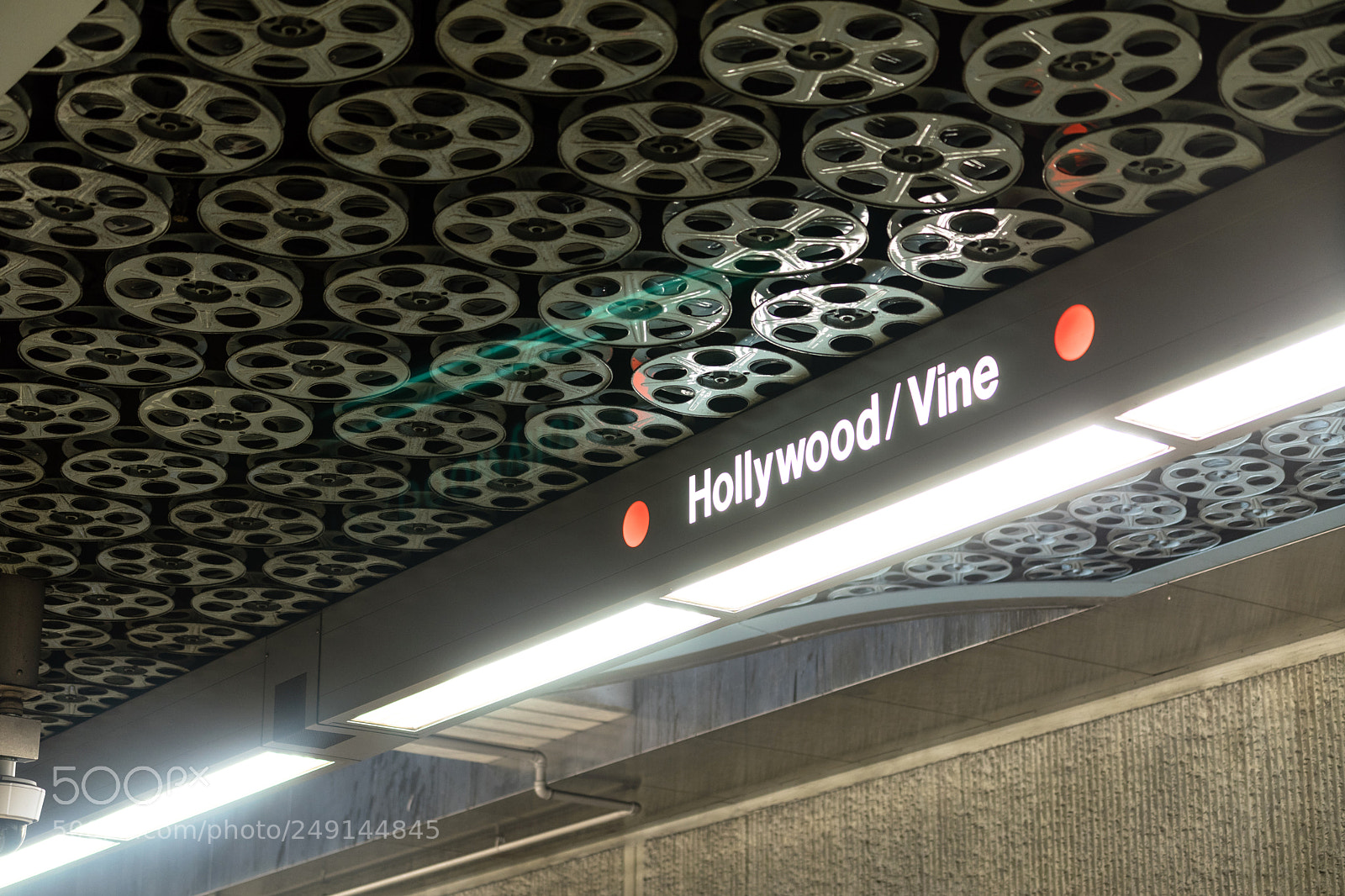 Sony a7 sample photo. The ceiling is decorated photography