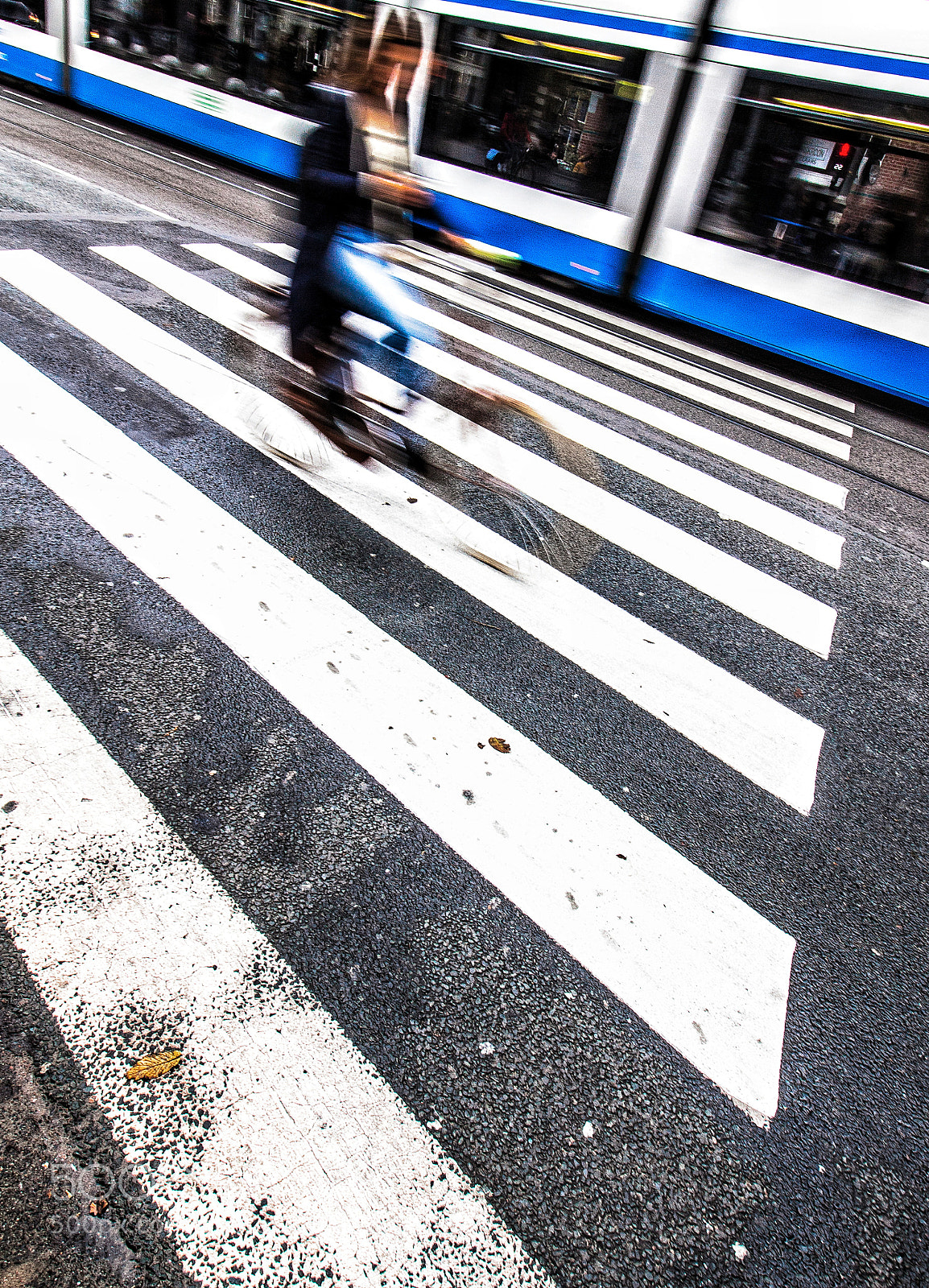 Canon EOS 700D (EOS Rebel T5i / EOS Kiss X7i) sample photo. Pedestrian crosswalk photography