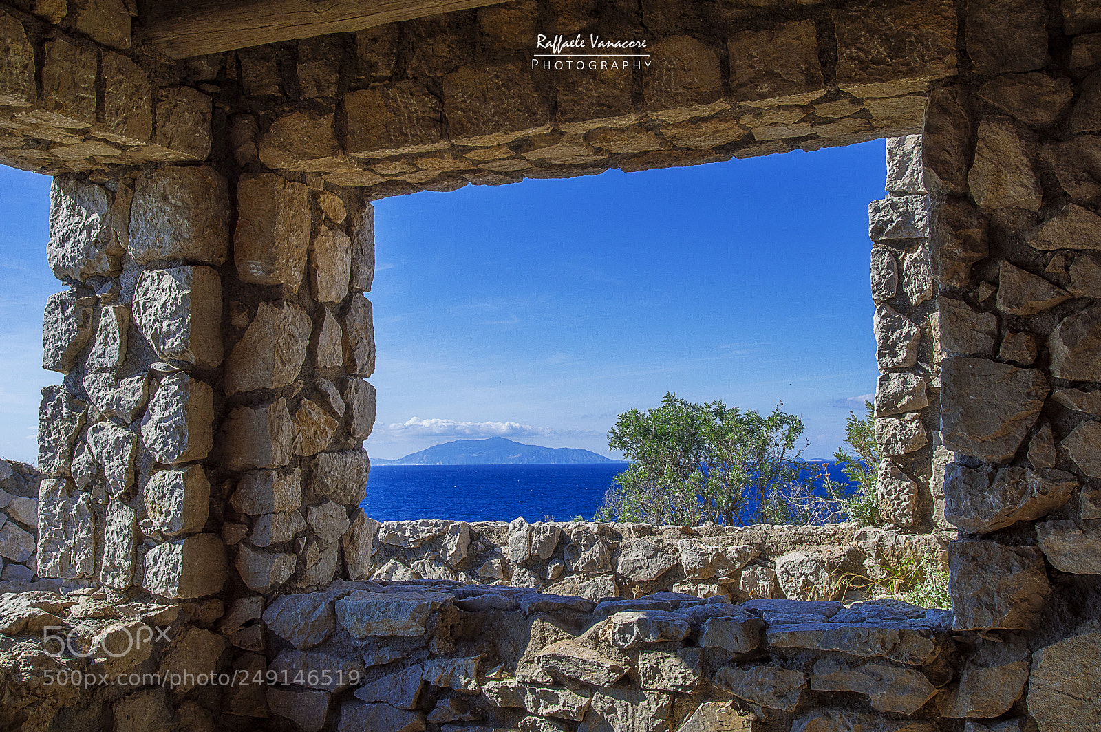 Nikon D3200 sample photo. The secret window photography