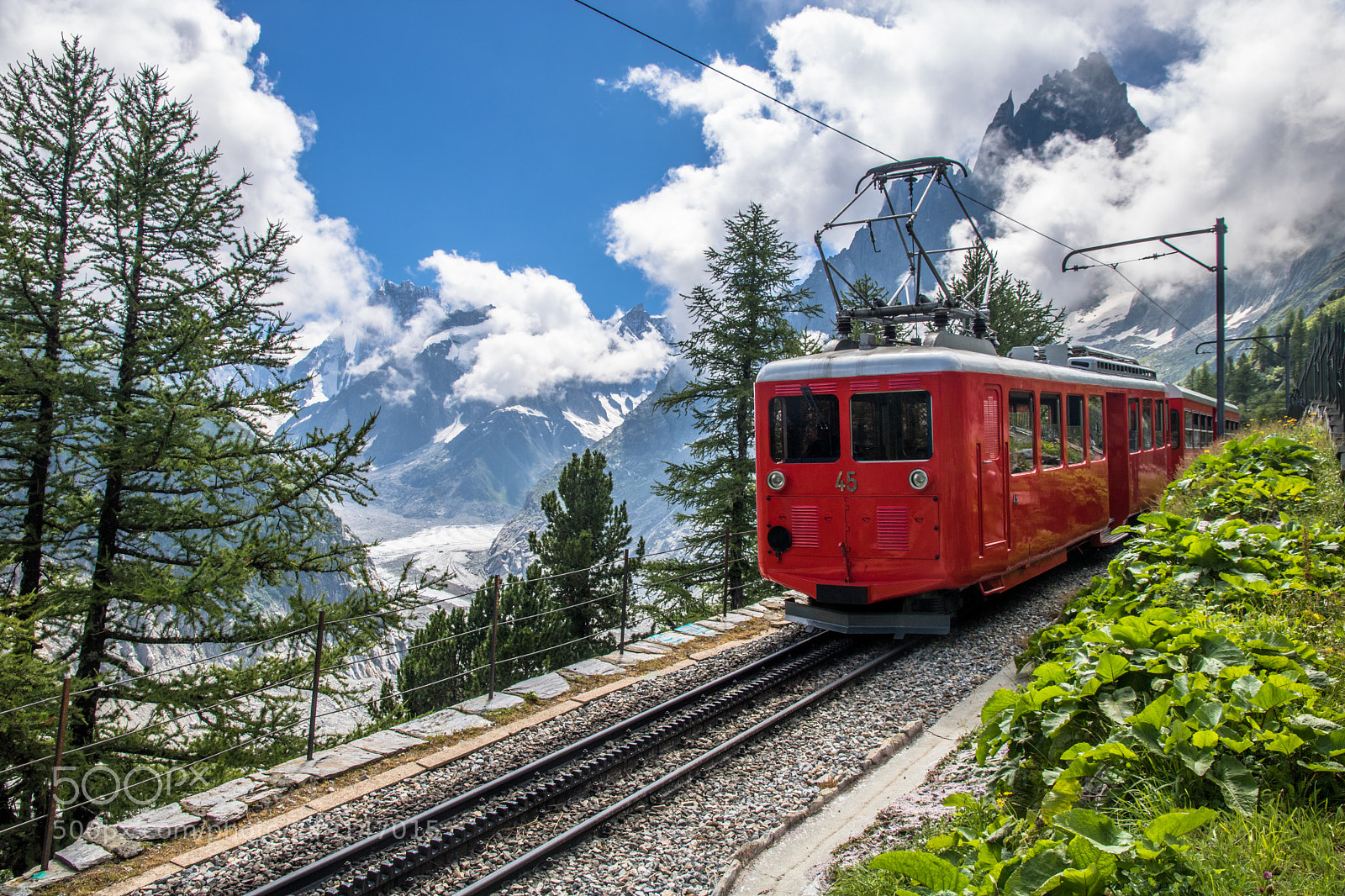 Canon EOS 760D (EOS Rebel T6s / EOS 8000D) sample photo. Old train to montenvers photography