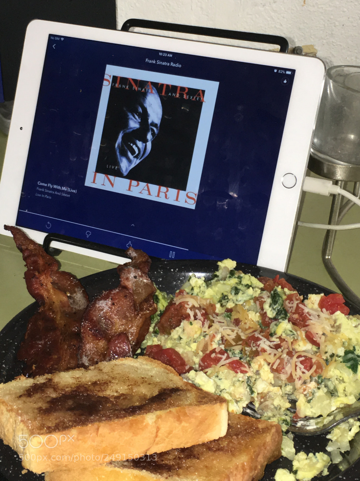 Apple iPhone 6s Plus sample photo. Spinach sausage omelette with photography
