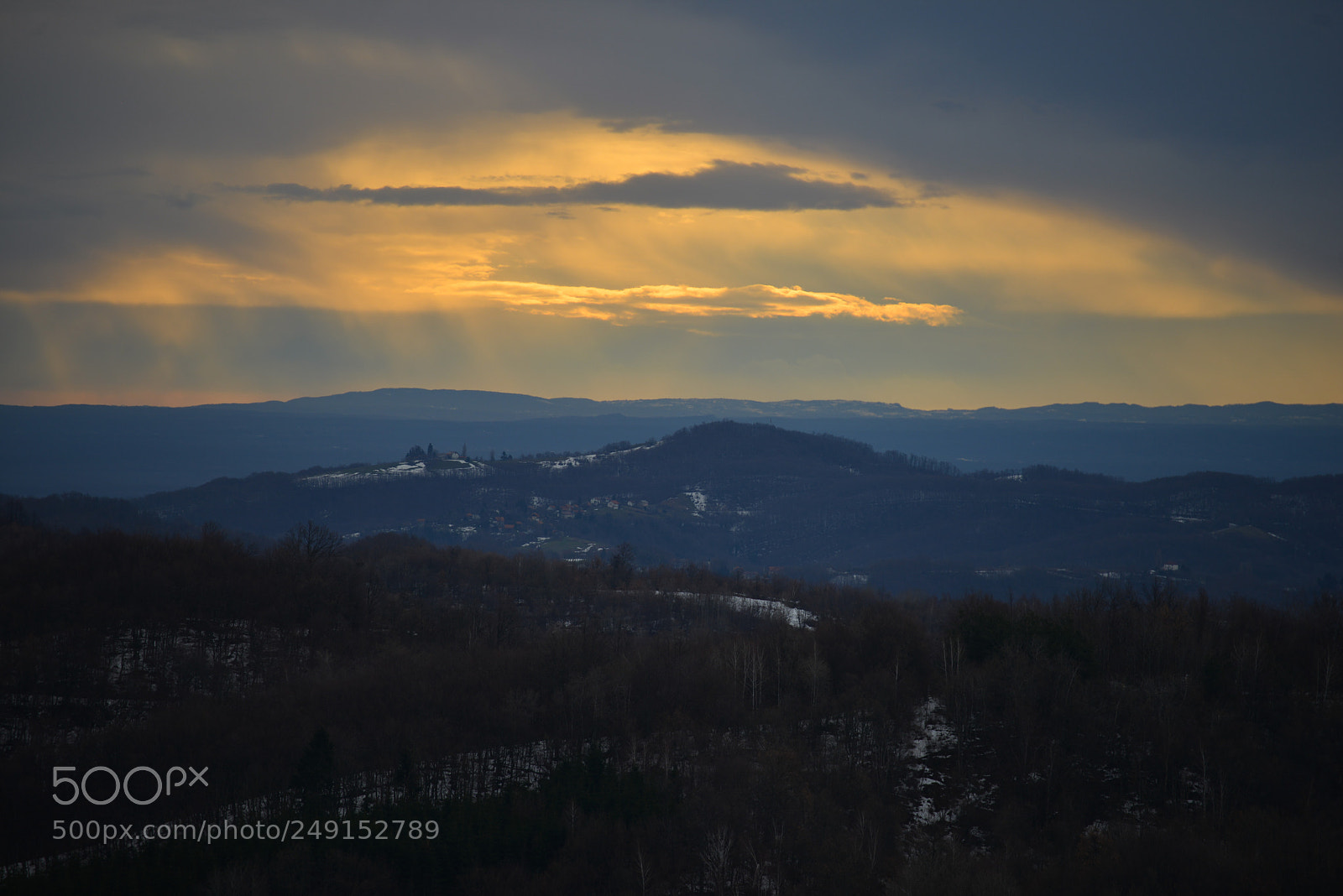 Nikon D800 sample photo. Breaking the clouds photography
