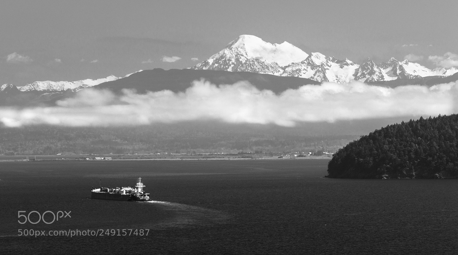 Sony SLT-A99V sample photo. Fuel tanker moves along photography