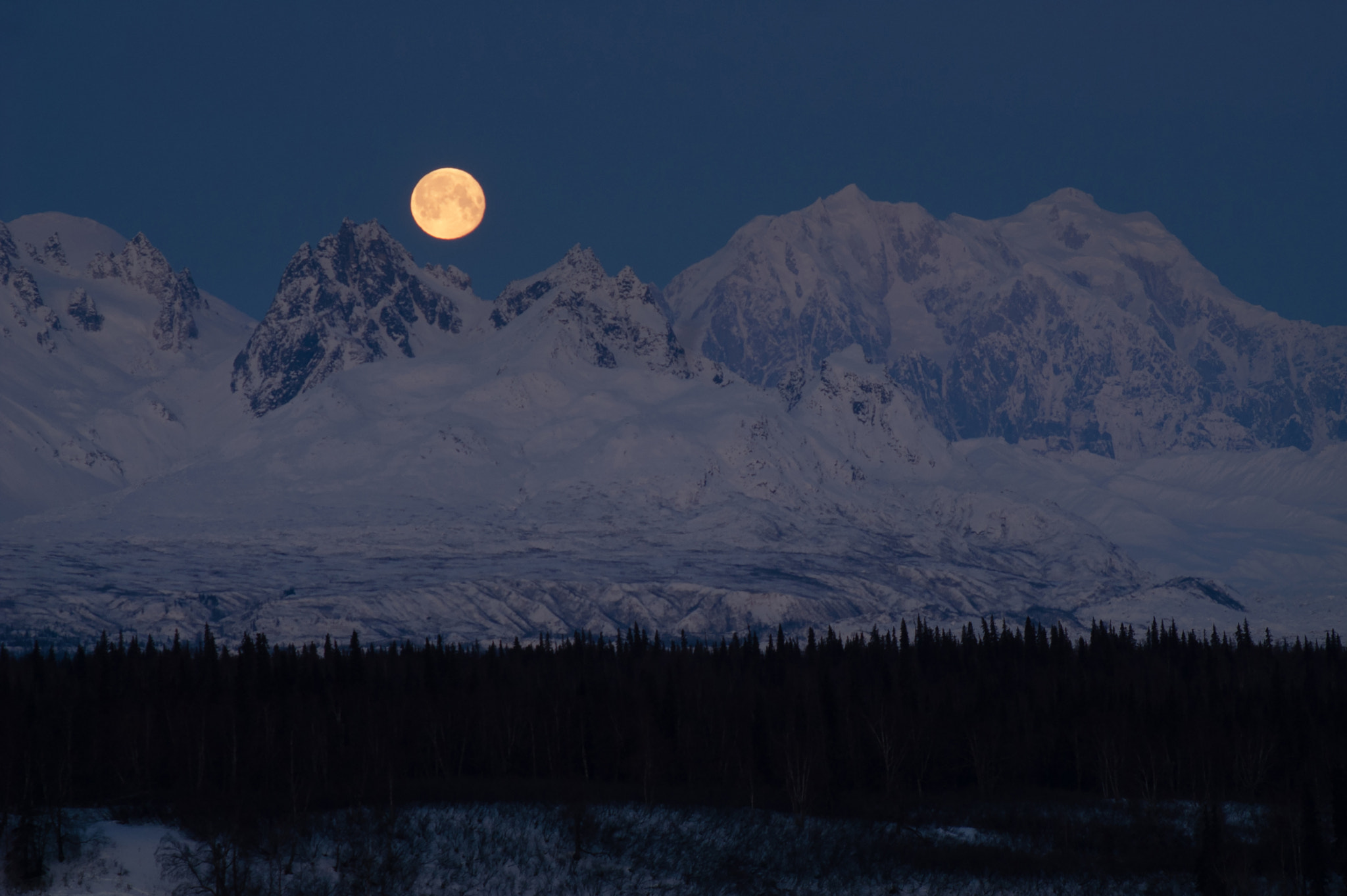 KONICA MINOLTA MAXXUM 7D sample photo. Moonrise mount mckinley alaska denali national park photography