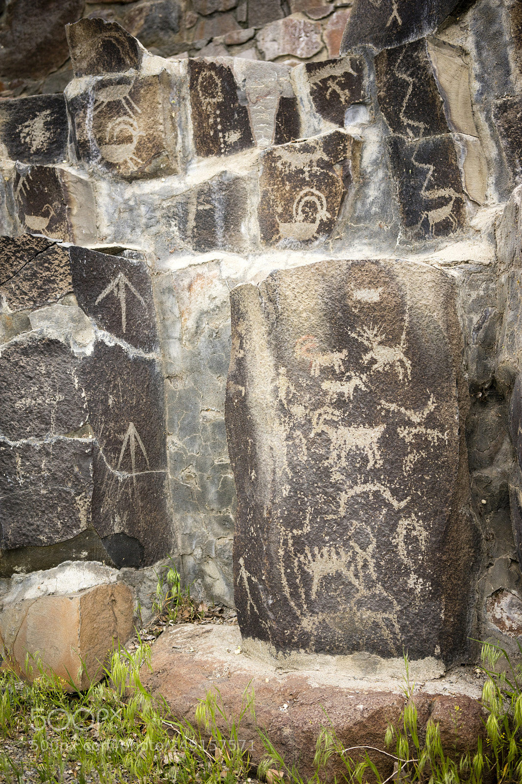 Sony a7 sample photo. Ancient petroglyphs cliff drawings photography