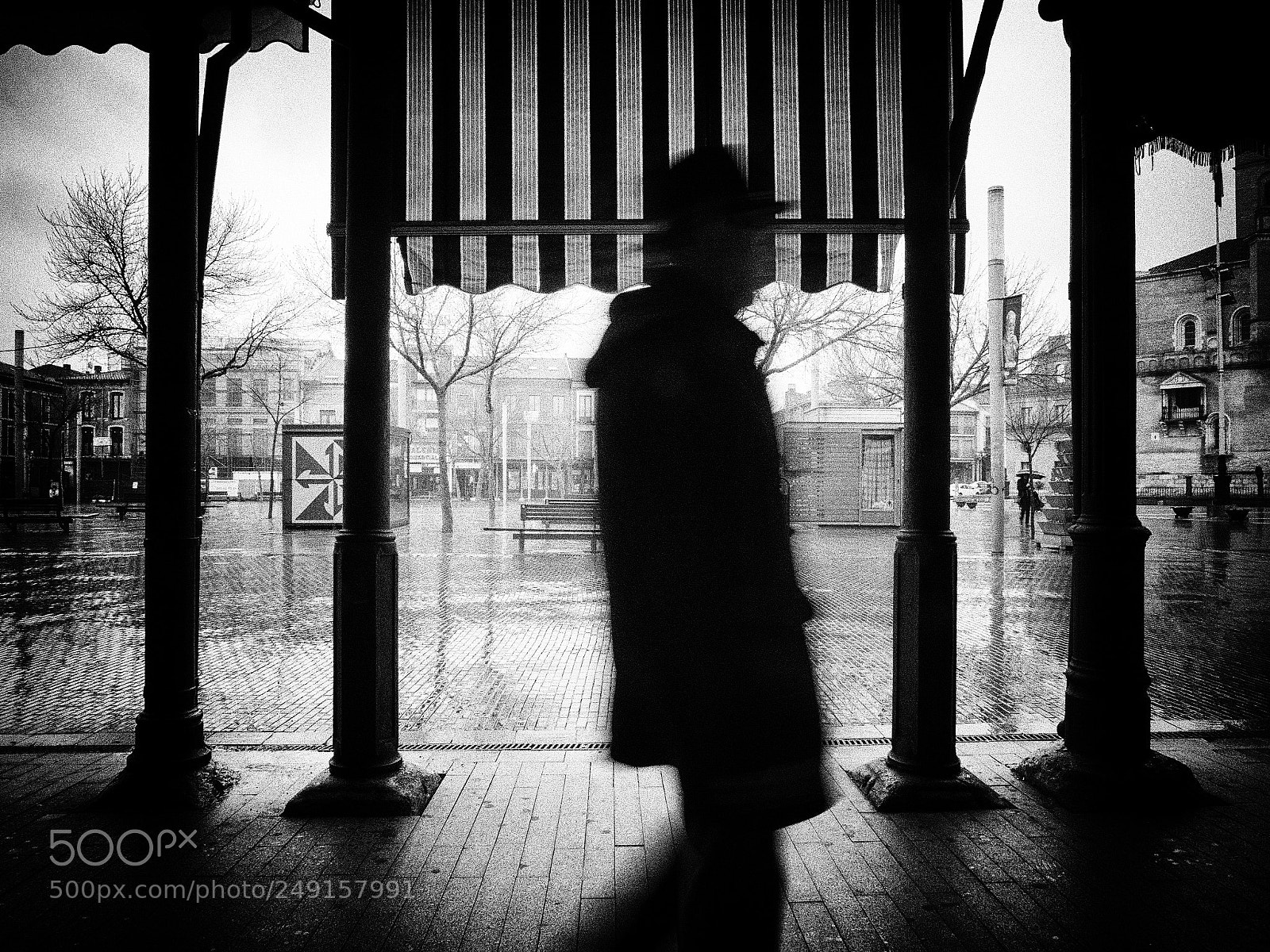 Panasonic Lumix DMC-GX8 sample photo. El hombre del traje photography