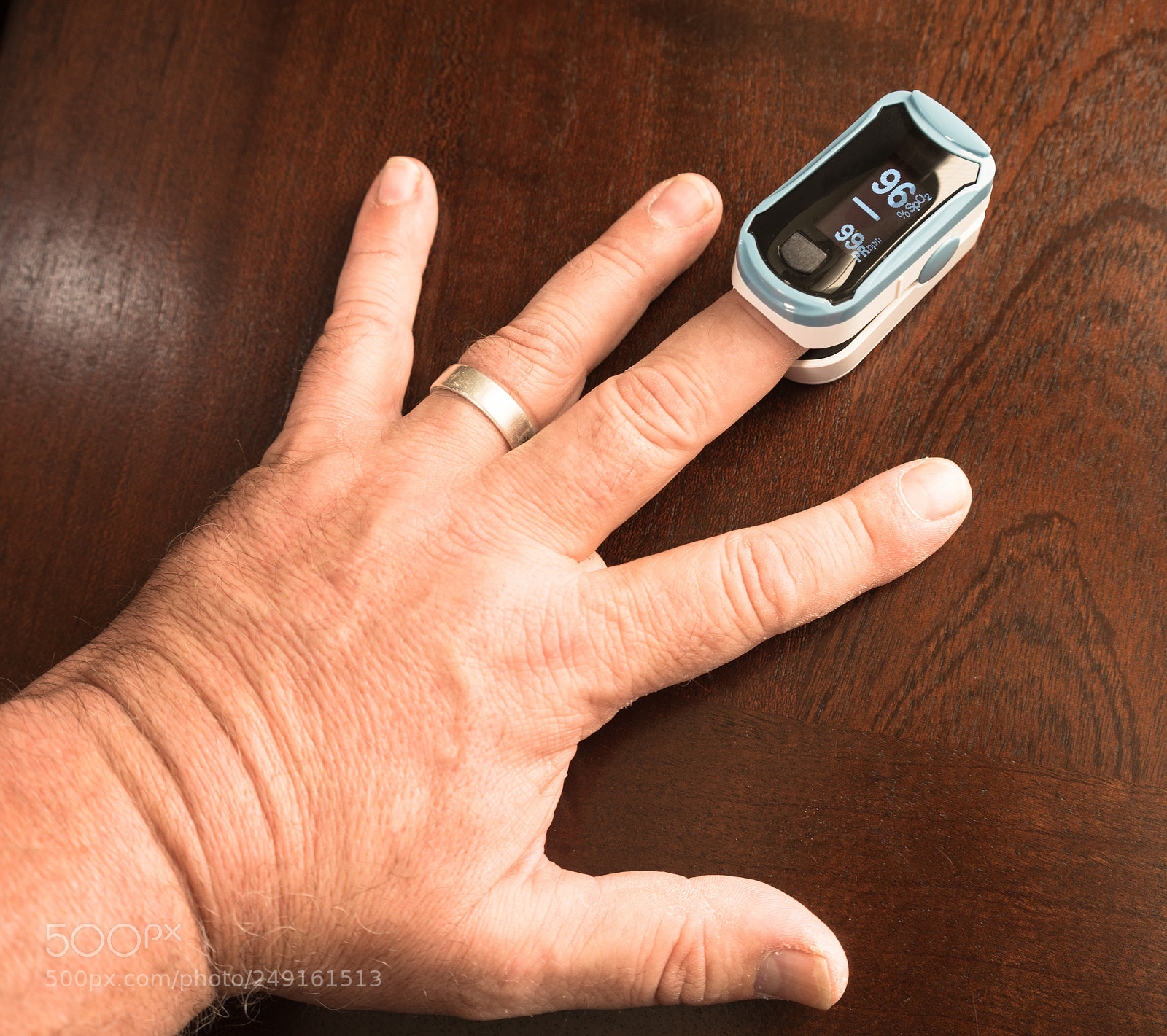 Sony a7 sample photo. Fingertip oxygen sensor pulse photography