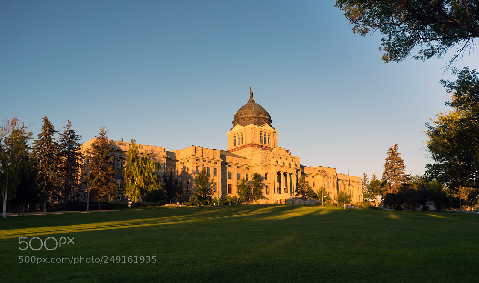 Sony a7 sample photo. Horizontal front view capital photography