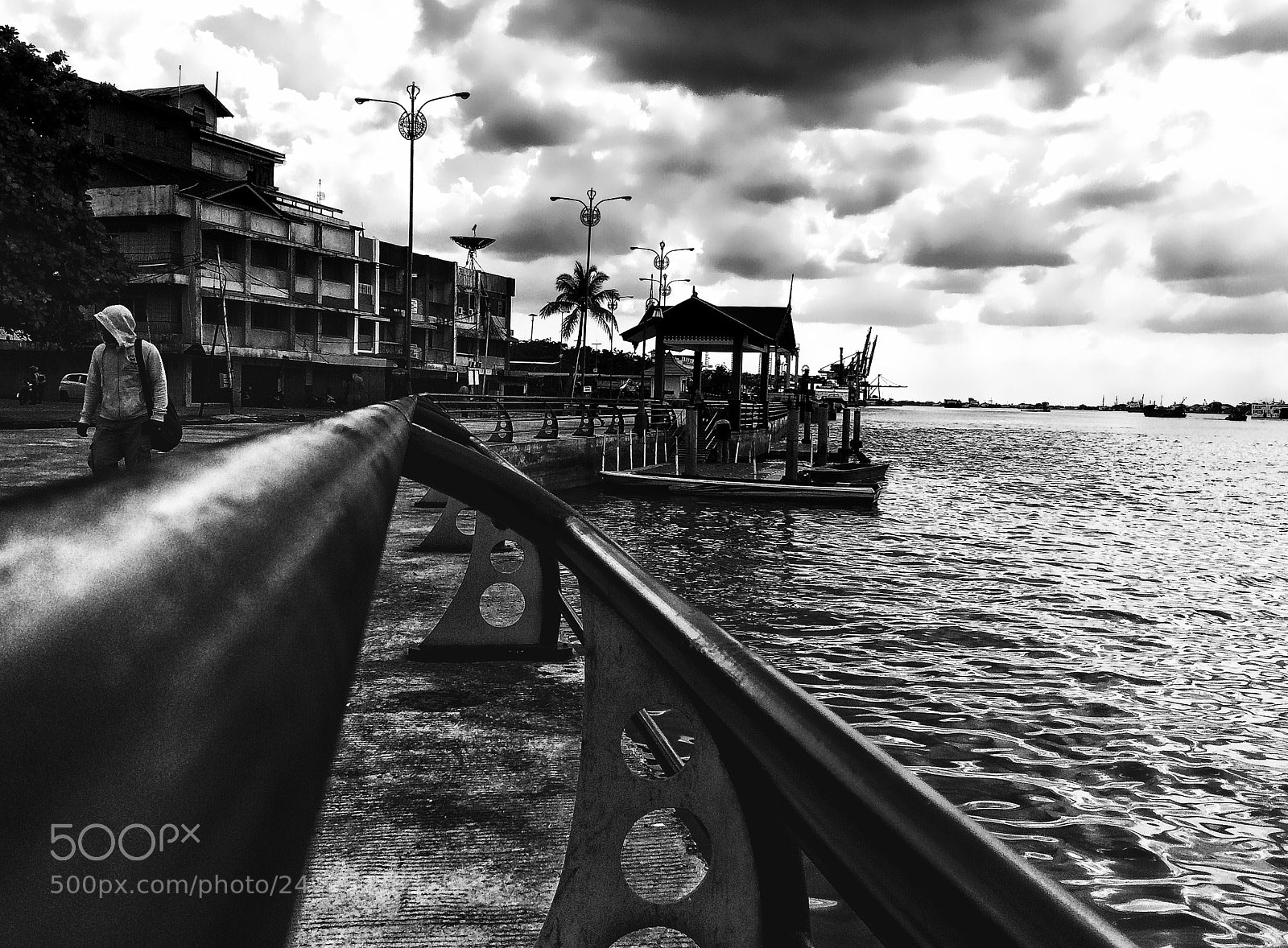 Apple iPhone 5s sample photo. Riverside photography