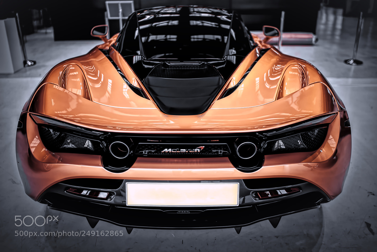 Sony a7R III sample photo. Mclaren 720 s gold back photography
