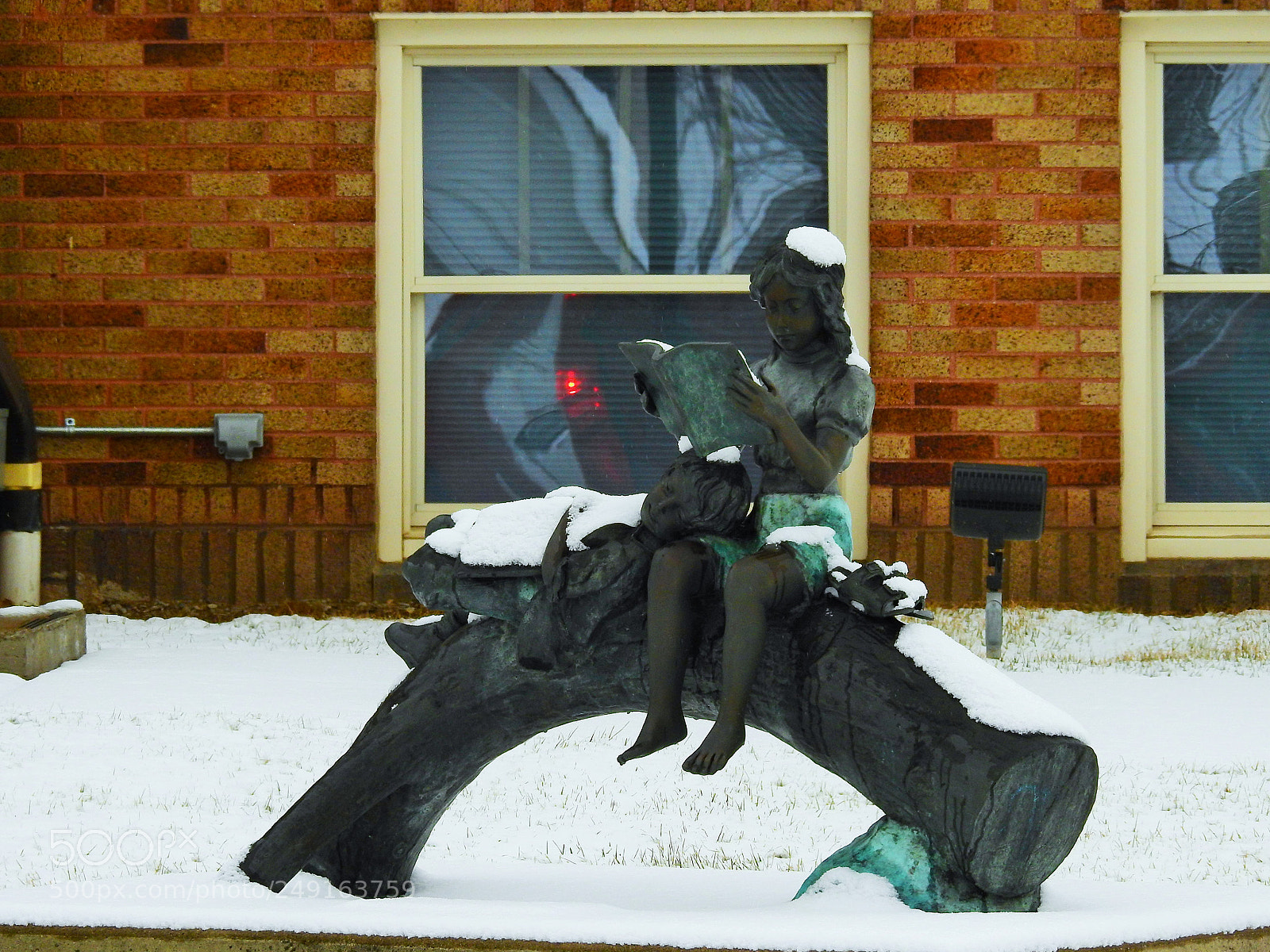 Nikon Coolpix P900 sample photo. Snow on statue photography