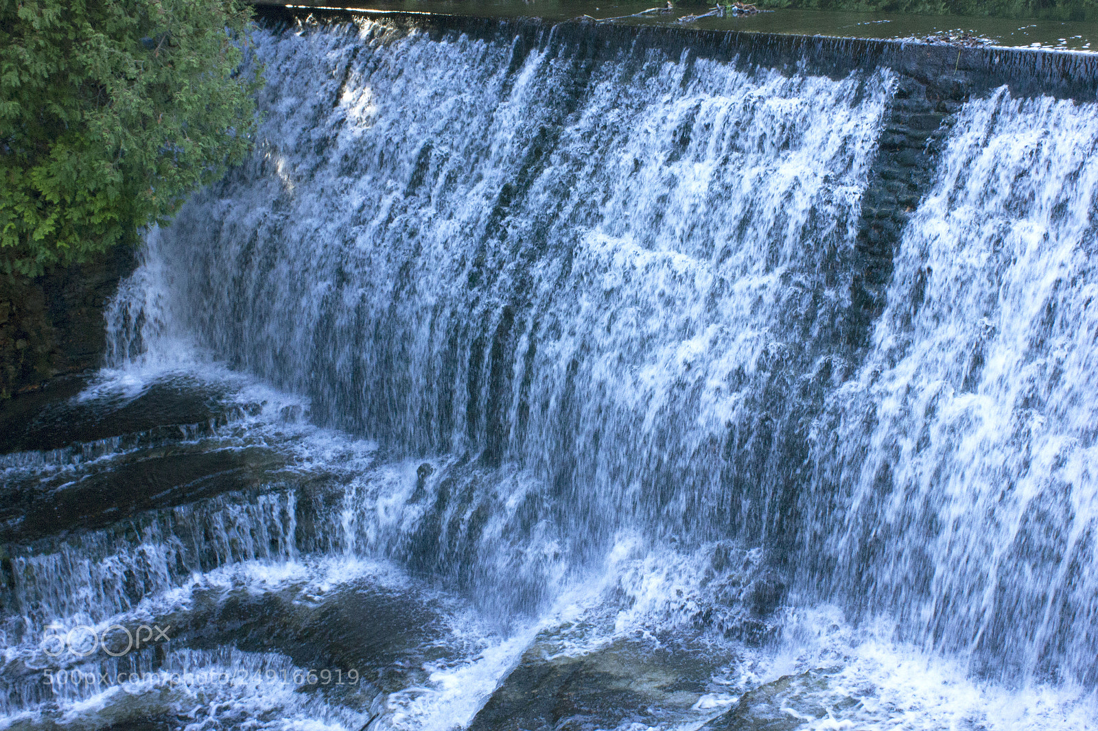 Canon EOS 550D (EOS Rebel T2i / EOS Kiss X4) sample photo. Waterfall photography