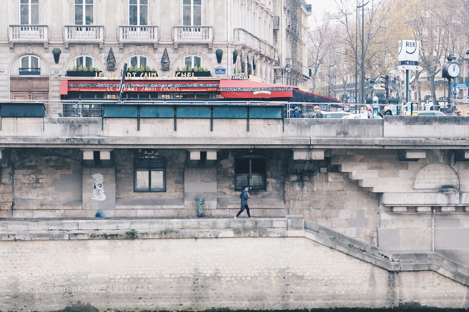 Canon EOS 700D (EOS Rebel T5i / EOS Kiss X7i) sample photo. Paris 12 2017 processed photography
