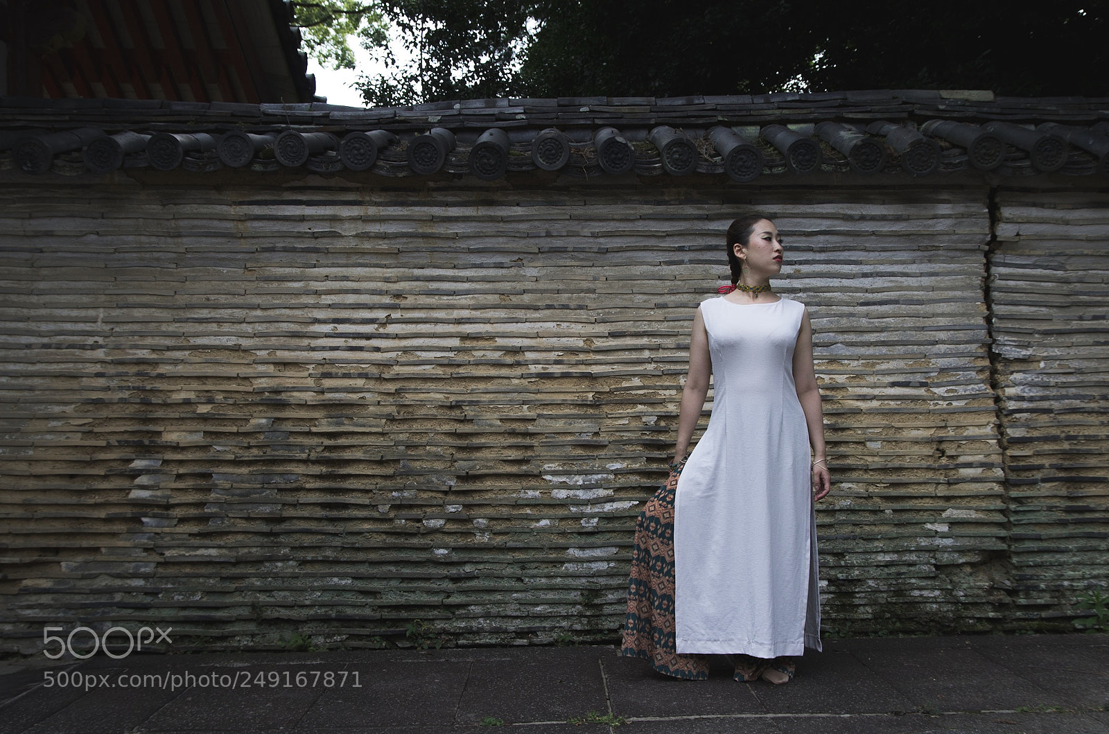 Pentax K-5 sample photo. Portrait in front of photography