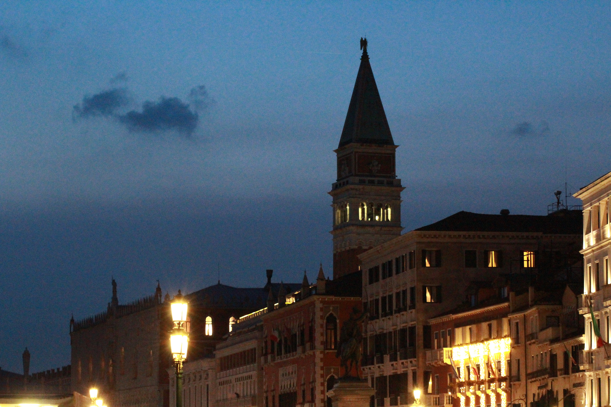 Tamron SP 35mm F1.8 Di VC USD sample photo. Piazza san marco photography