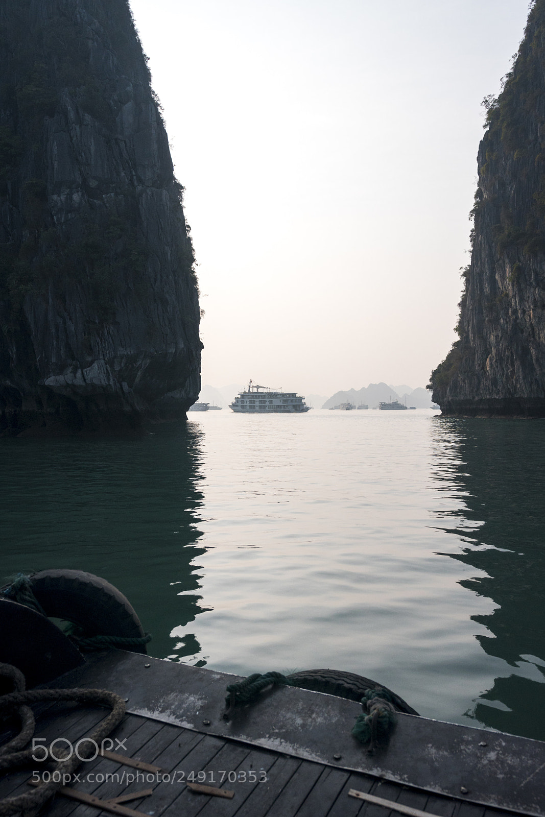 Sony a6300 sample photo. Going through! photography