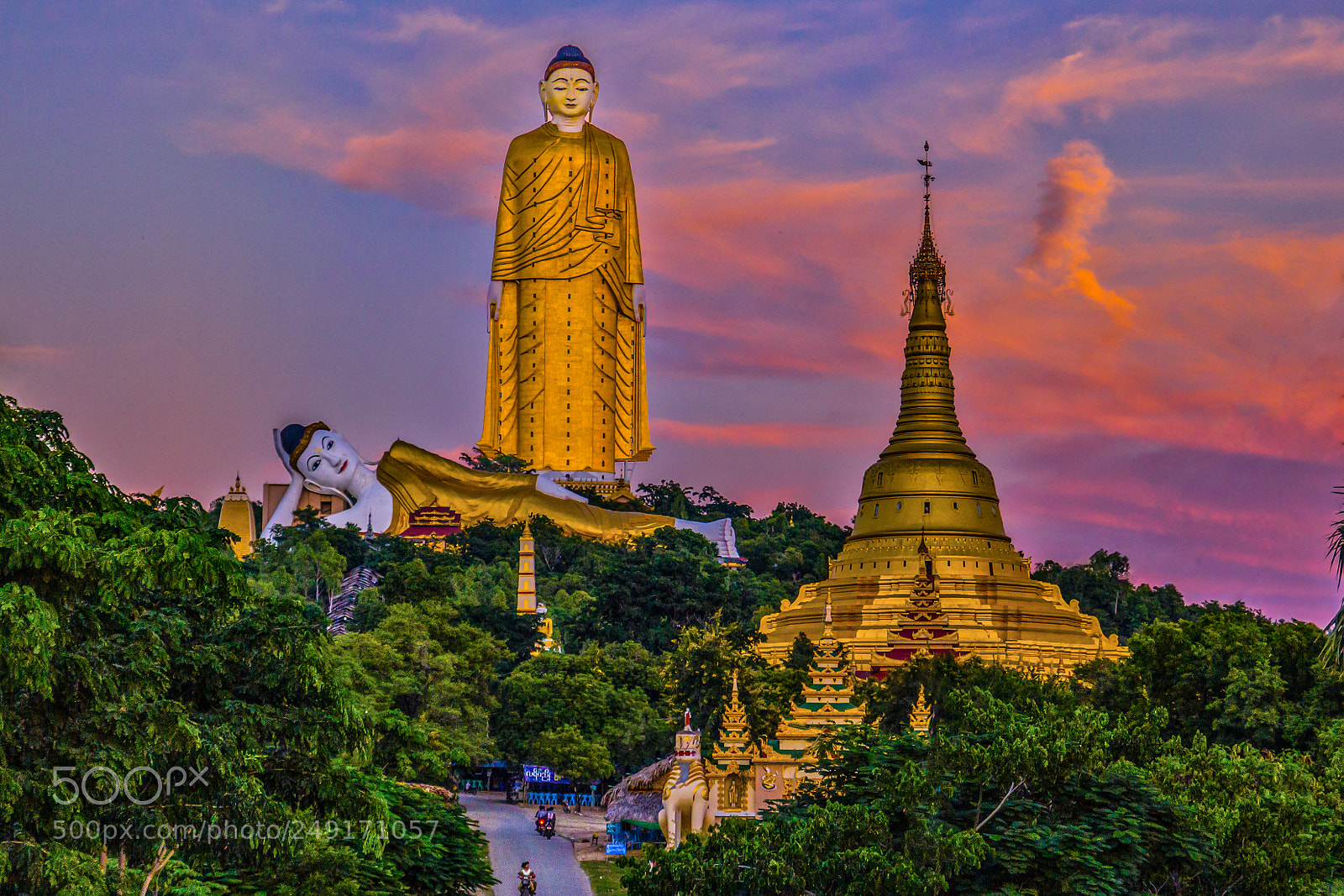 Canon EOS 550D (EOS Rebel T2i / EOS Kiss X4) sample photo. Monywa photography