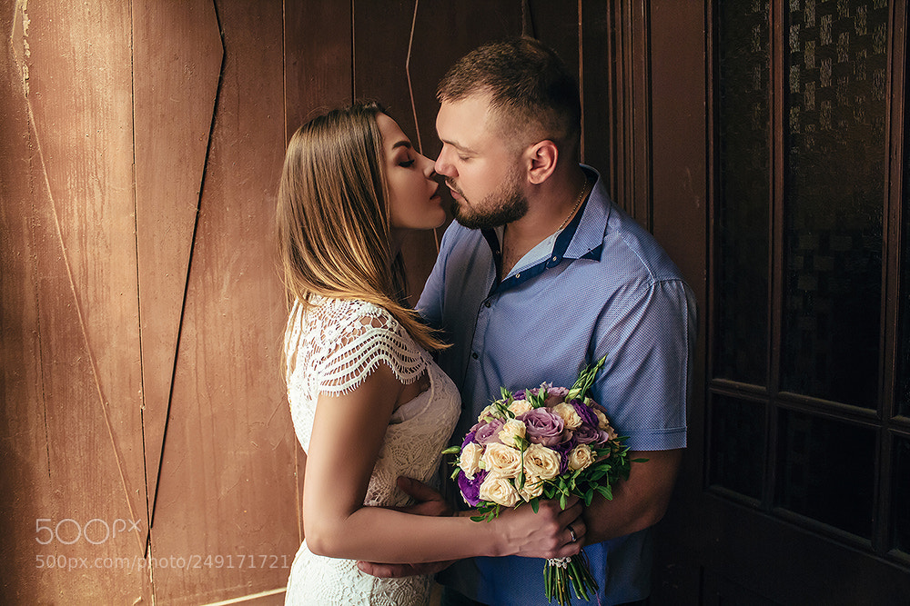 Canon EOS 600D (Rebel EOS T3i / EOS Kiss X5) sample photo. Man and woman kissing photography