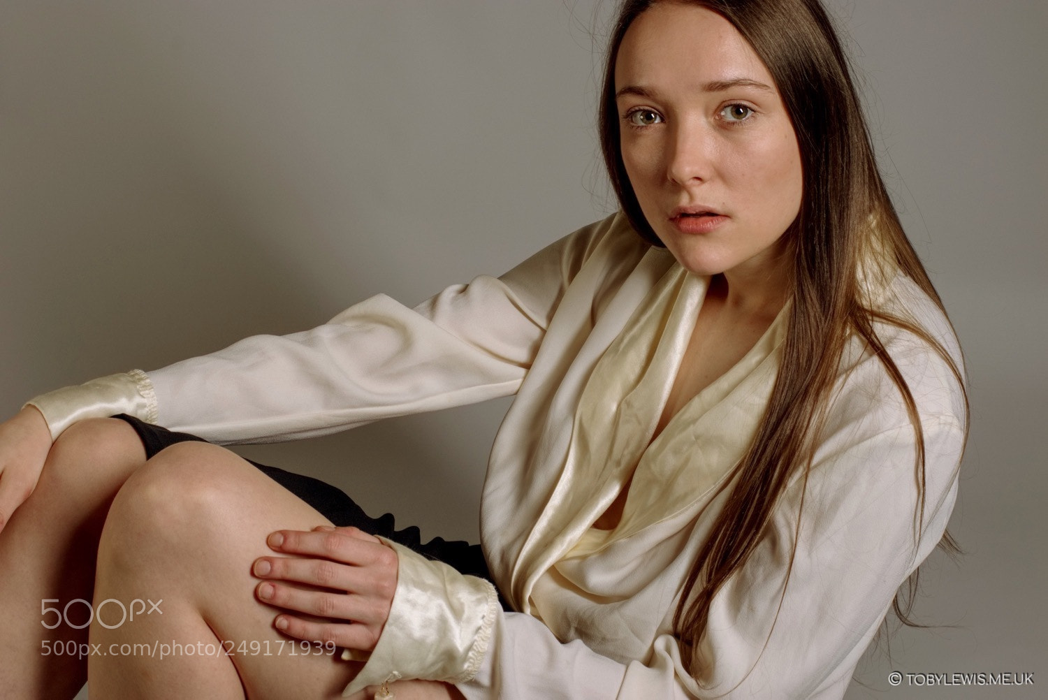Nikon D5300 sample photo. Polly in cream blouse photography