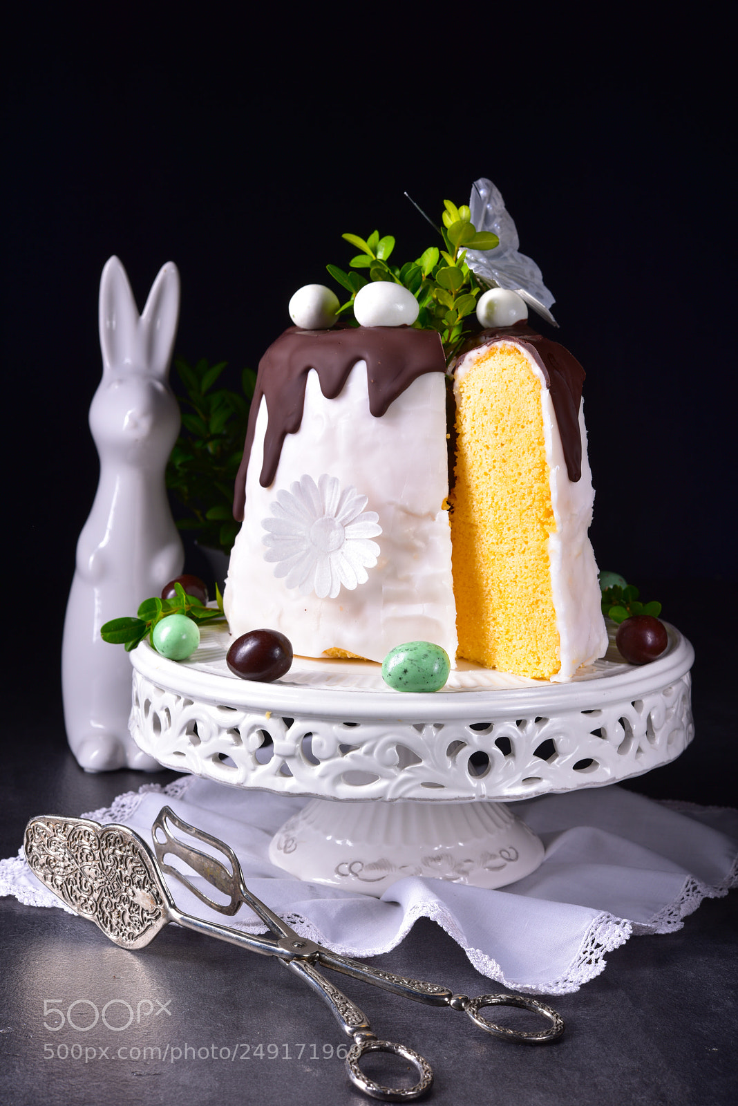 Nikon D810 sample photo. Tasty easter cake photography