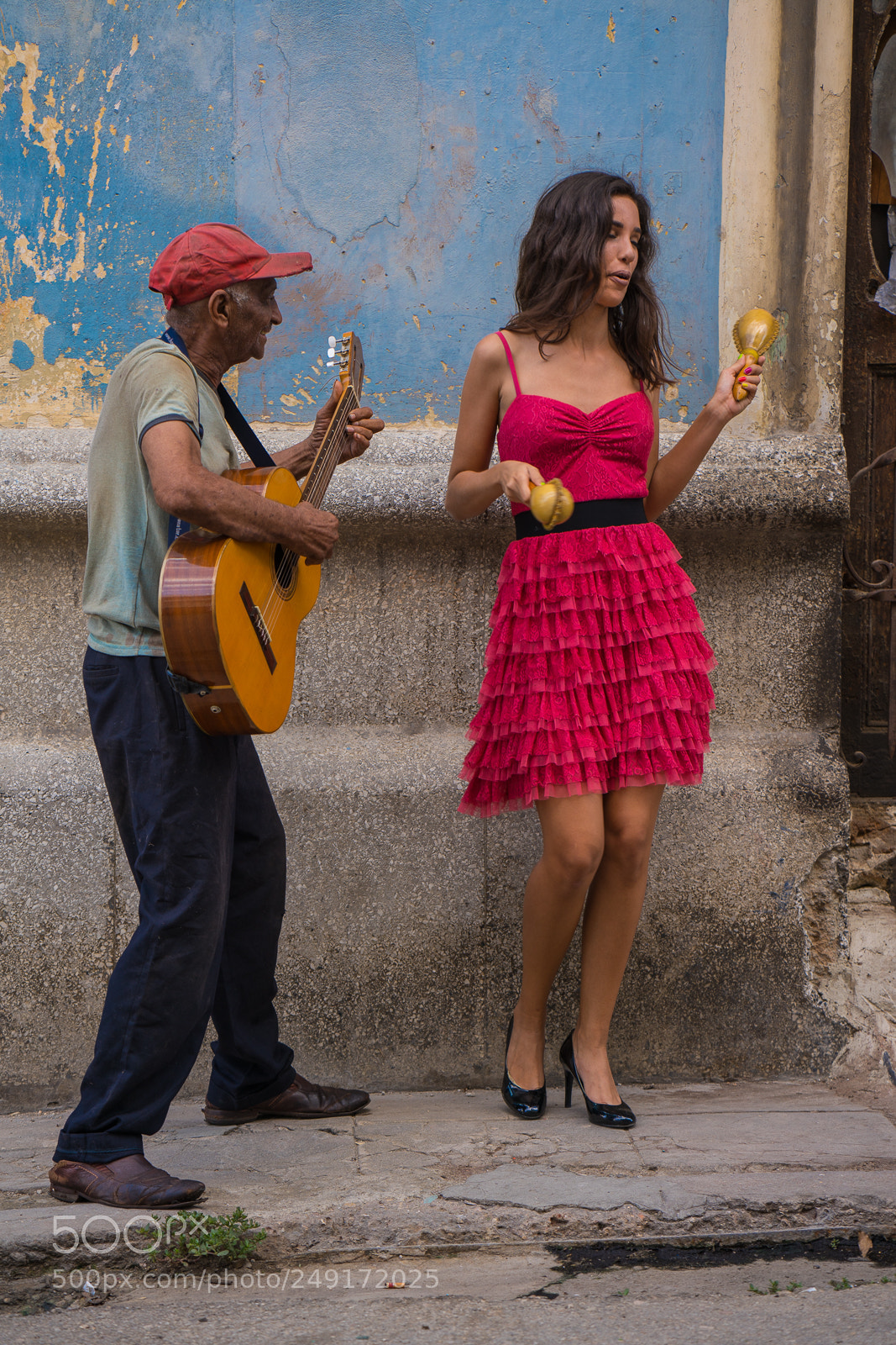 Sony a7R III sample photo. Dancing in the street photography